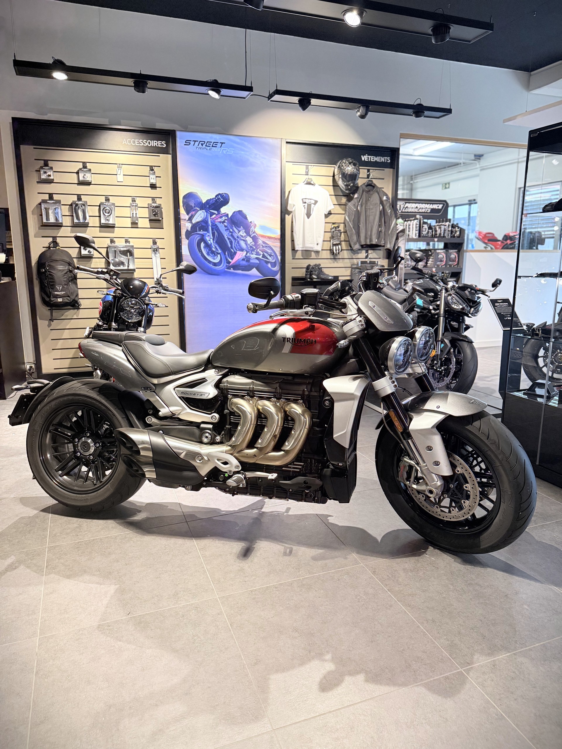TRIUMPH Rocket 3 R-image-3