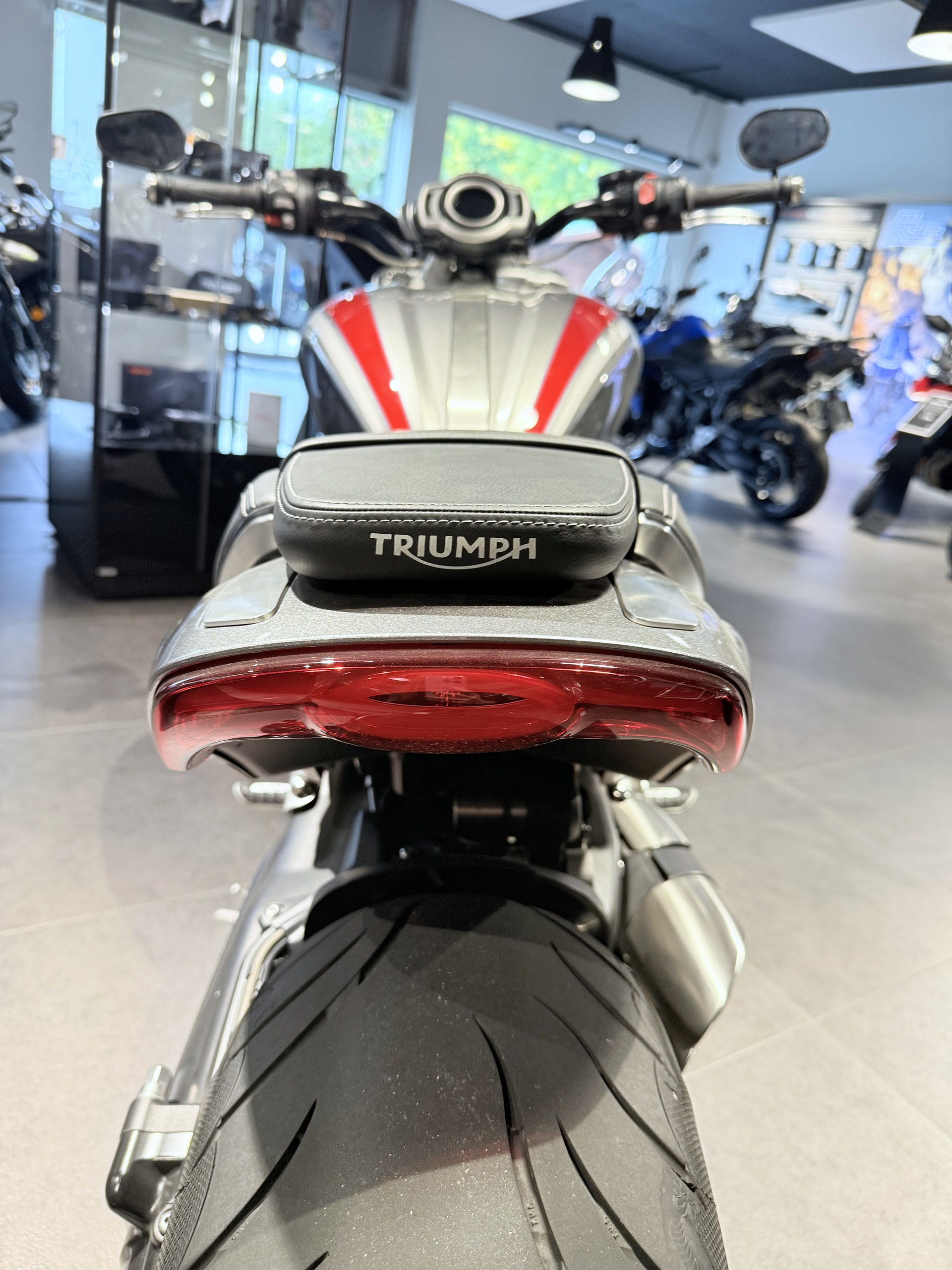 TRIUMPH Rocket 3 R-image-4