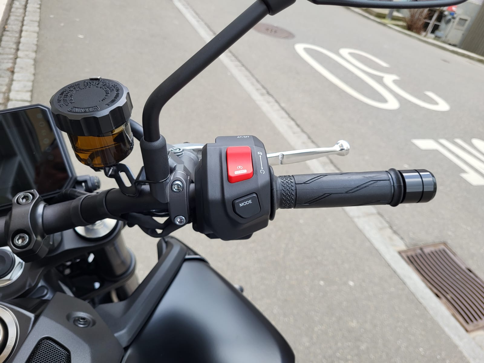 YAMAHA MT-09 Y-AMT-image-9