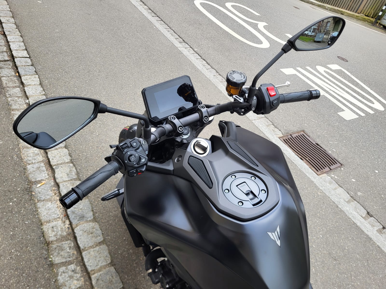 YAMAHA MT-09 Y-AMT-image-7