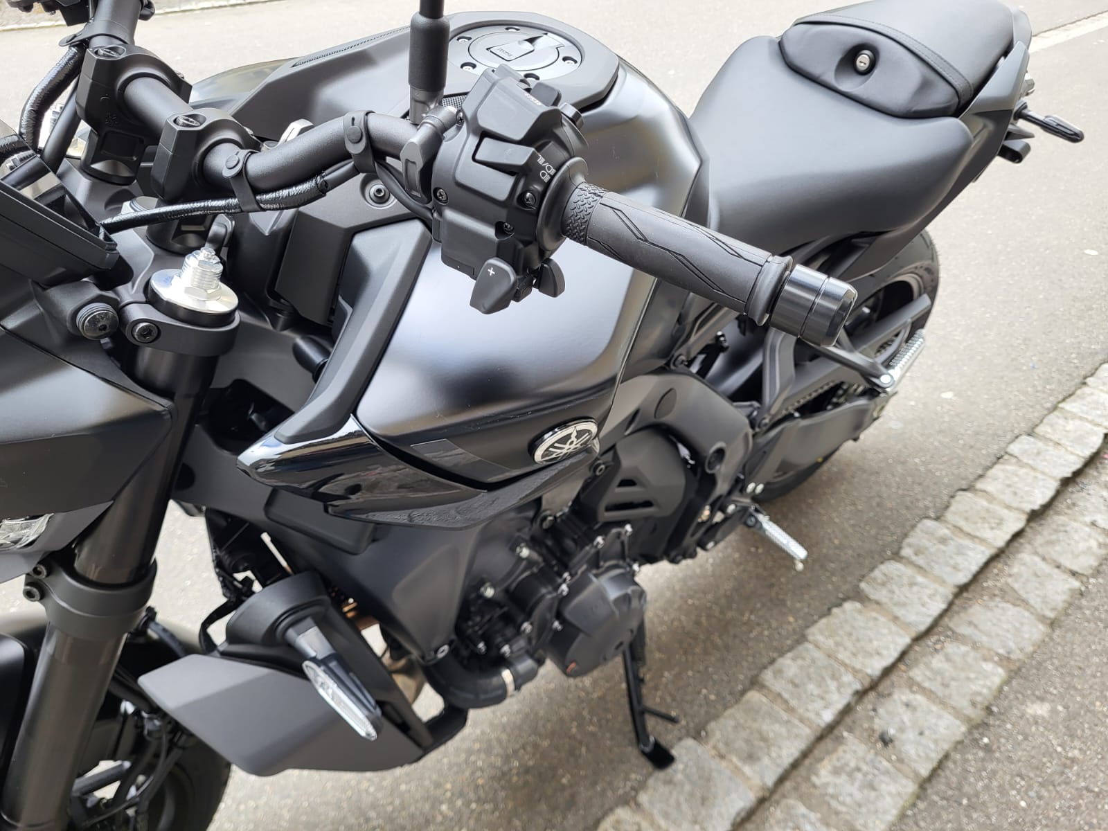 YAMAHA MT-09 Y-AMT-image-10