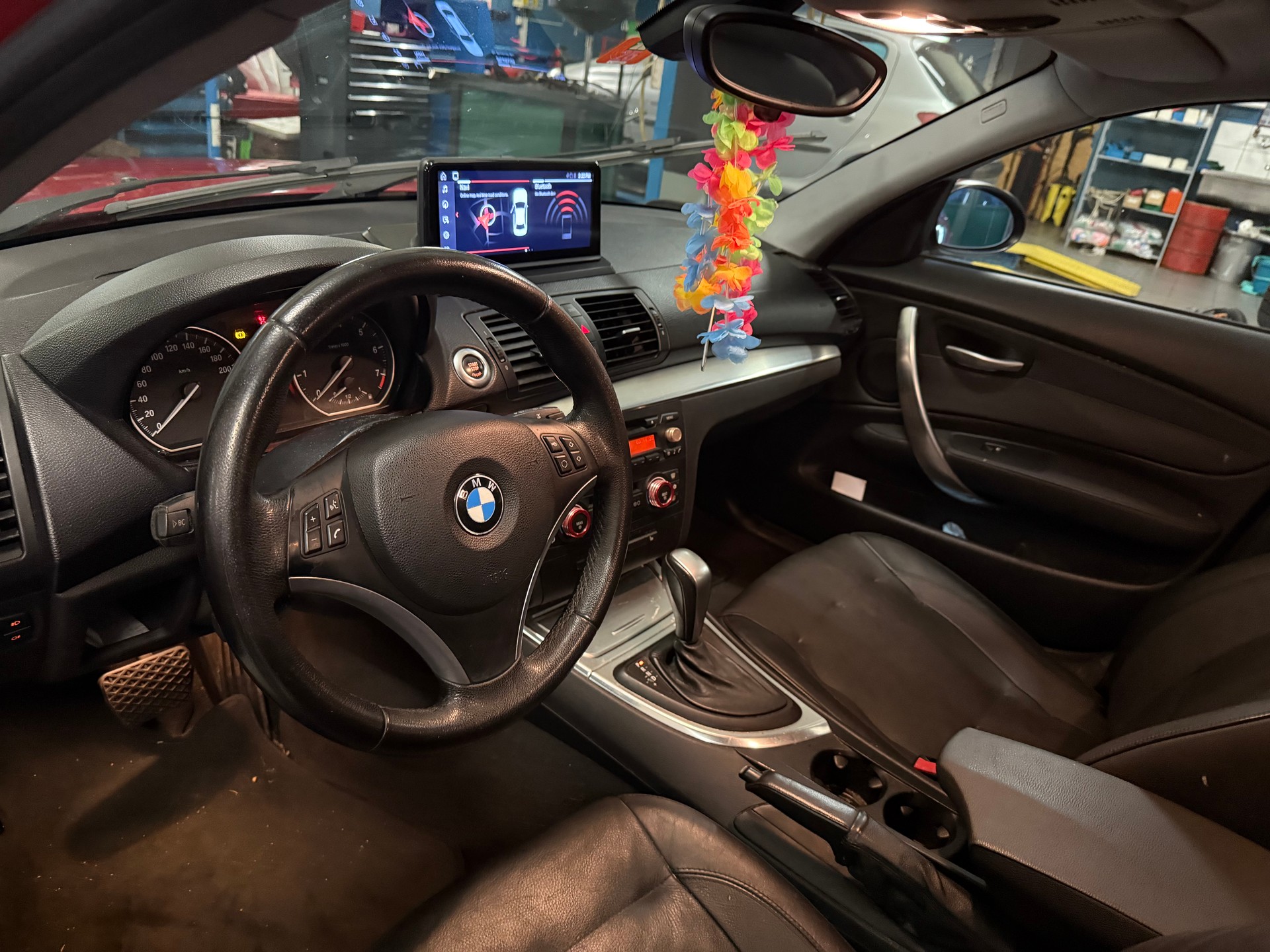 BMW 120i Steptronic-showroom-element-3