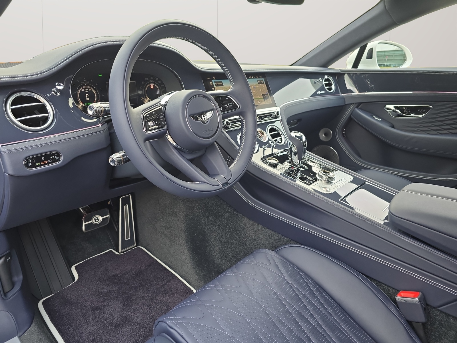 BENTLEY Continental GT 4.0 V8 PHEV AZURE 680 PS/1.9 % Leasing möglich-showroom-element-3