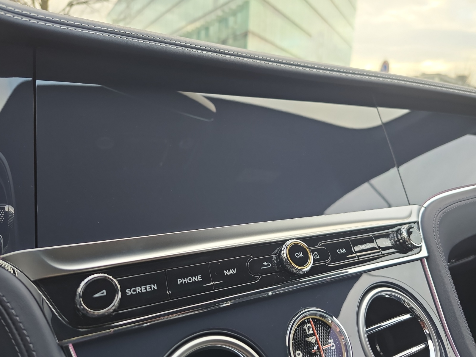 BENTLEY Continental GT 4.0 V8 PHEV AZURE 680 PS/1.9 % Leasing möglich-image-12