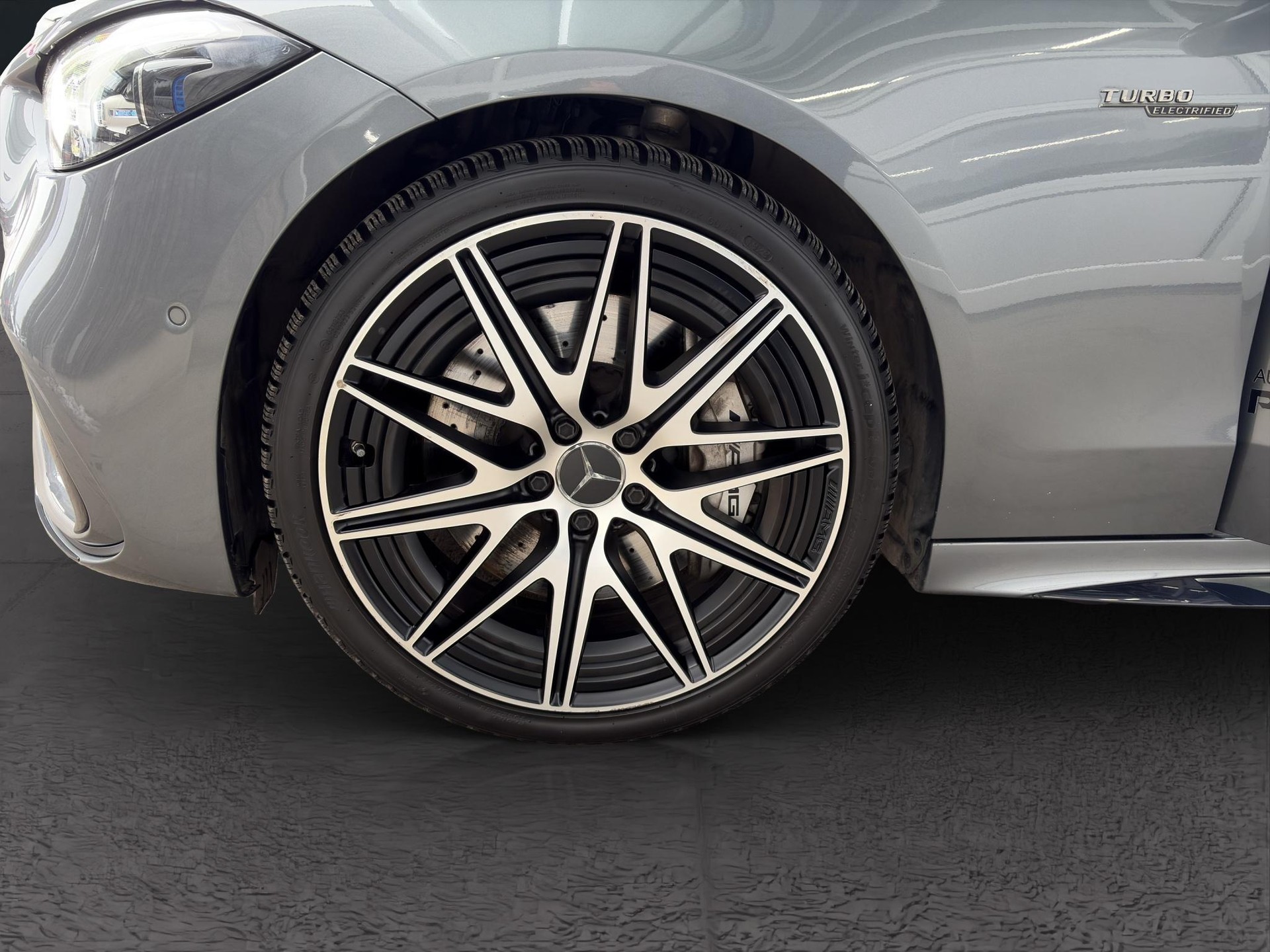 MERCEDES-BENZ C 43 AMG 4matic Kombi-image-13