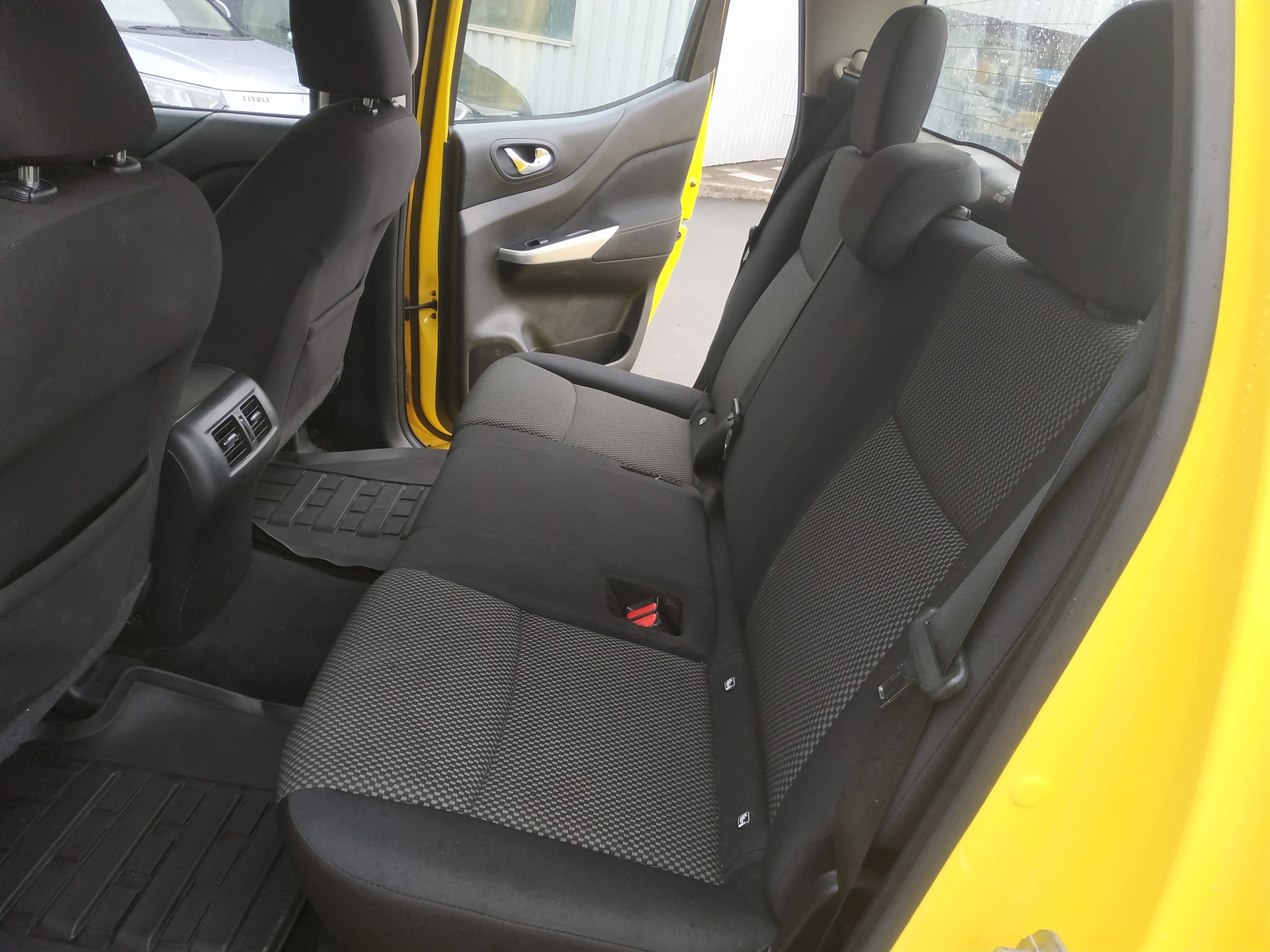 NISSAN Navara Double Cab Acenta 2.3 dCi 4WD Automat-image-17