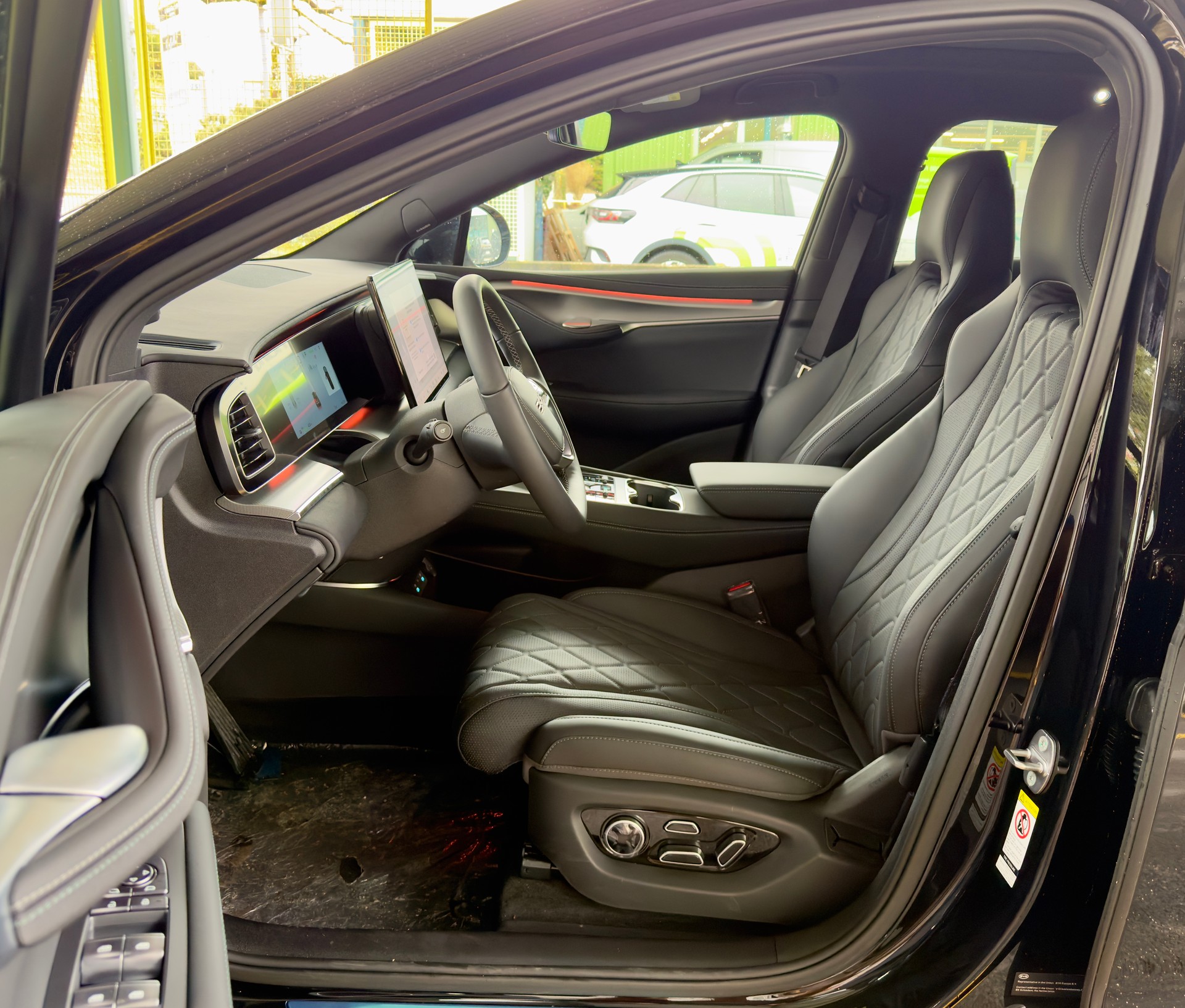 BYD Sealion 7 82,5 kWh Design AWD 4x4-image-12
