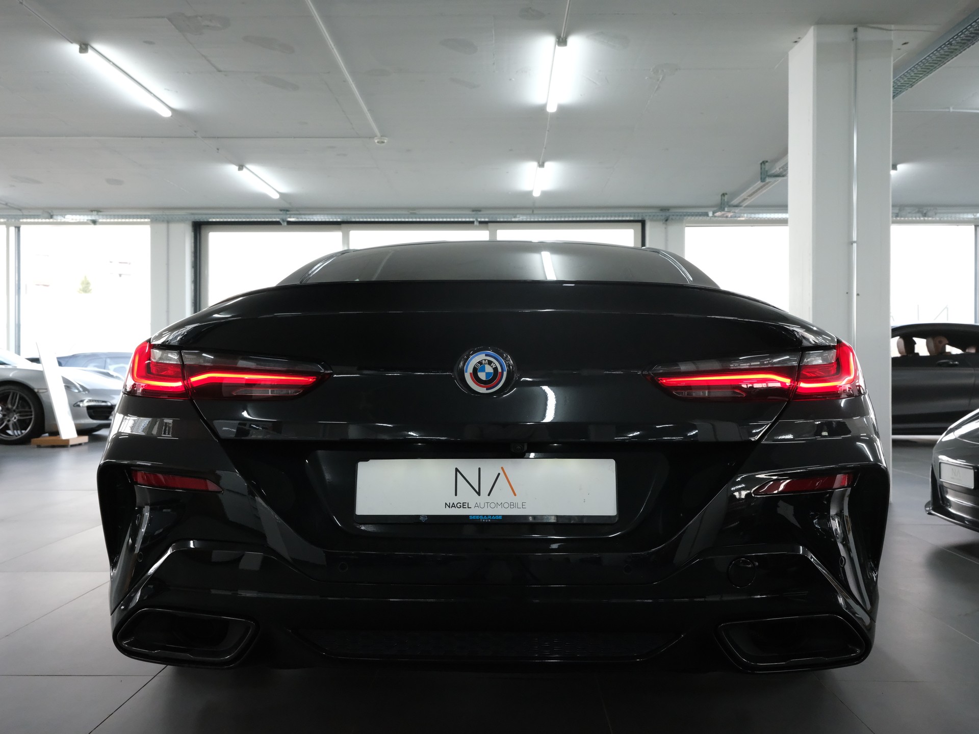 BMW 840i xDrive Steptronic-showroom-element-3