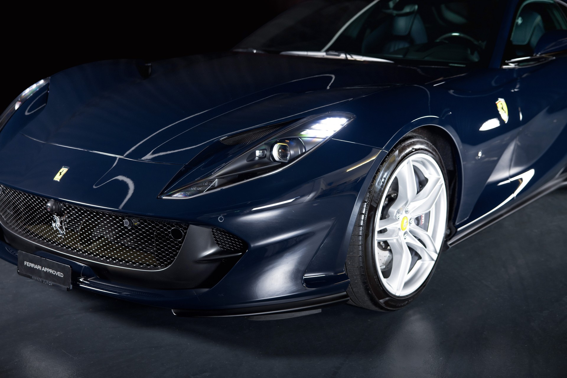 FERRARI 812 Superfast-image-6