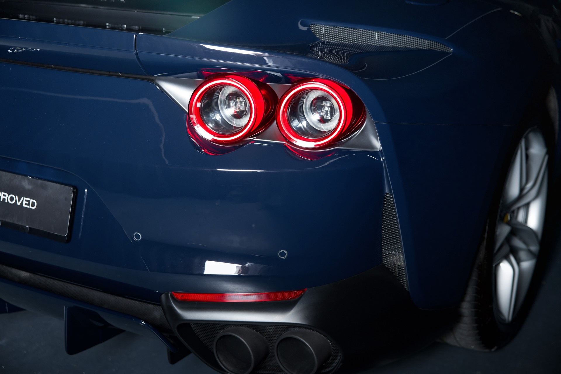 FERRARI 812 Superfast-image-9