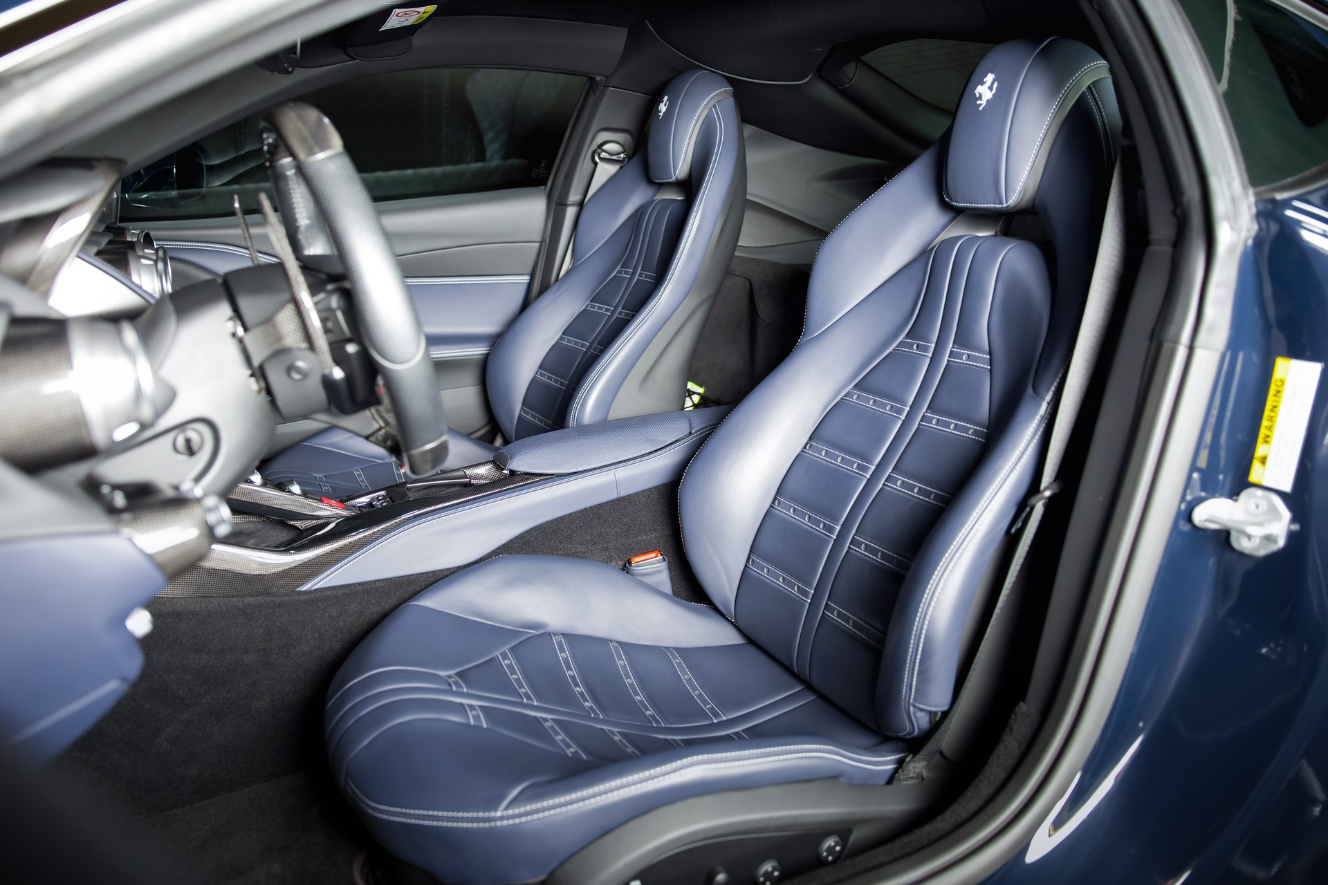 FERRARI 812 Superfast-image-13