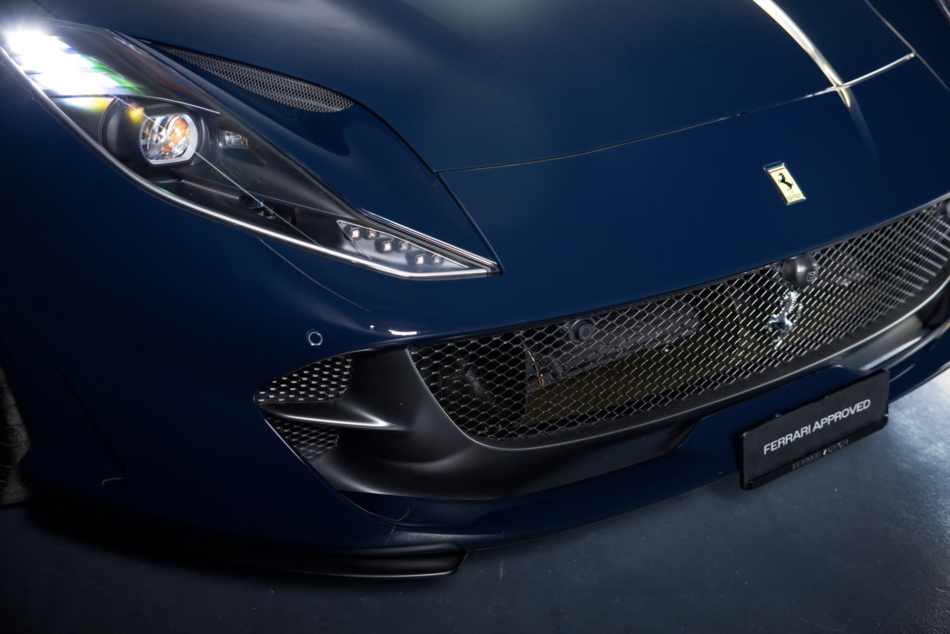 FERRARI 812 Superfast-image-7