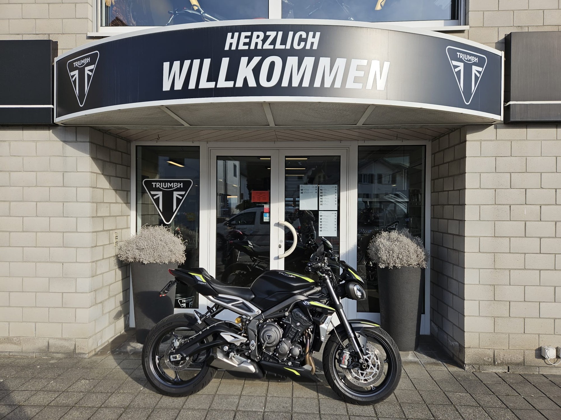 TRIUMPH Street Triple RS 765 ABS-image-1