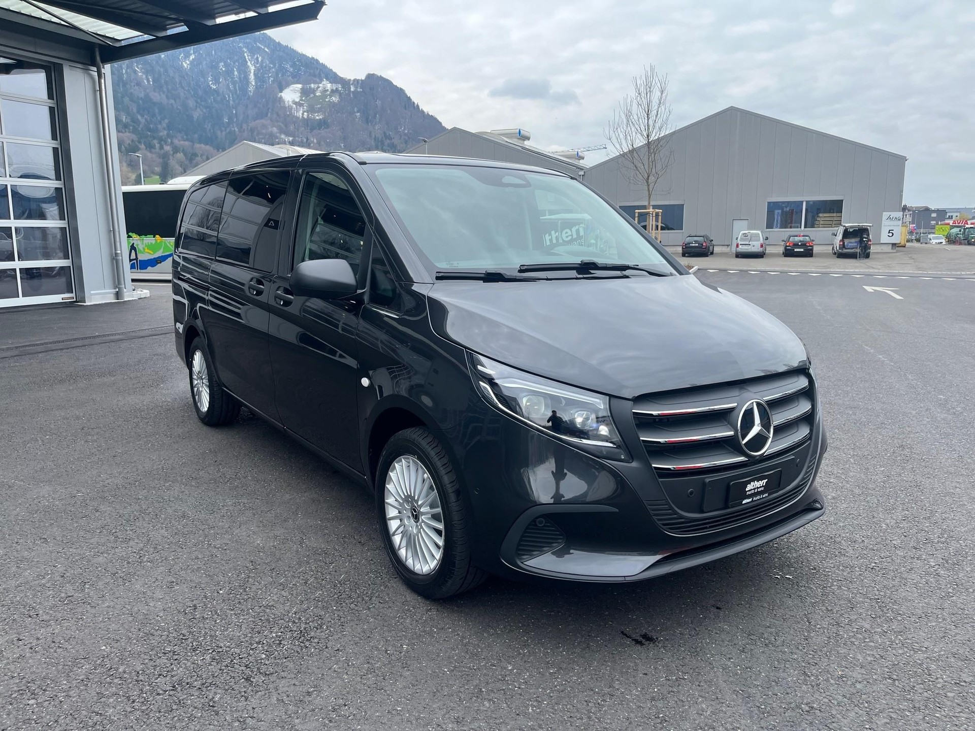 MERCEDES-BENZ Vito 116 Kombi L 2.0 CDI Select Family-showroom-element-1