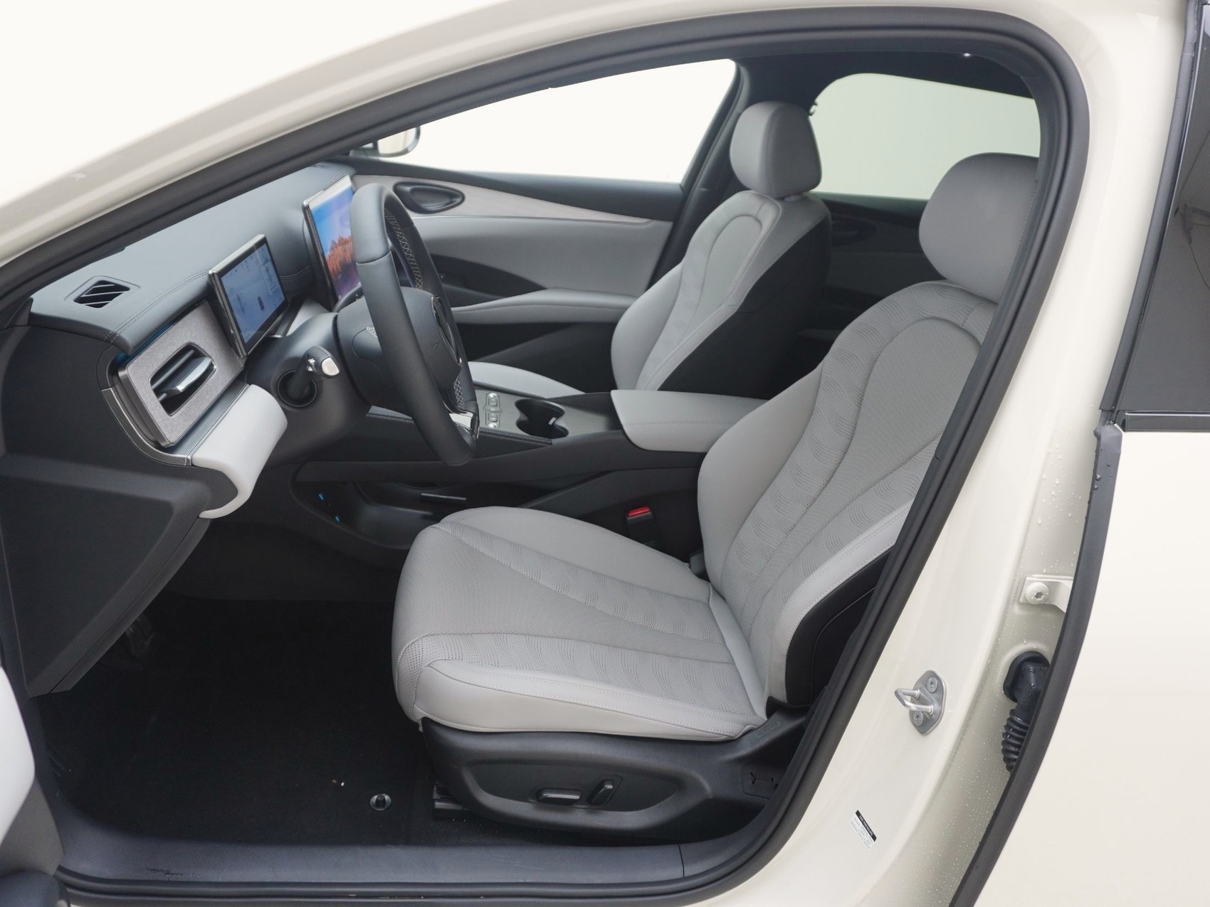 BYD Seal 6 DM-i Touring Comfort-image-11