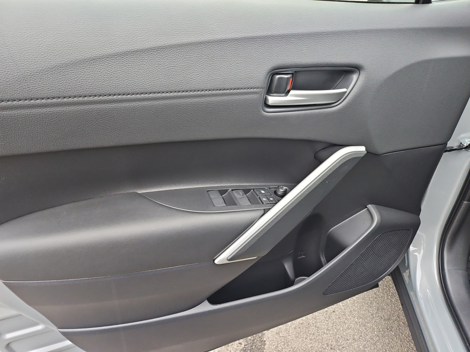 TOYOTA Corolla Cross 2.0 HSD Premium AWD-i-image-8