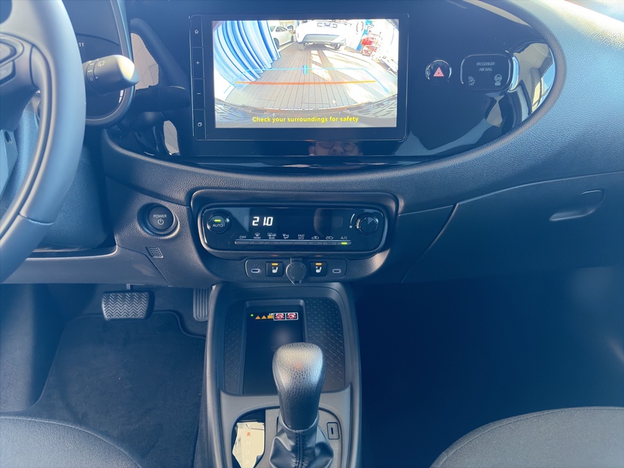 TOYOTA Aygo X 1.5 Comfort e-CVT-image-8