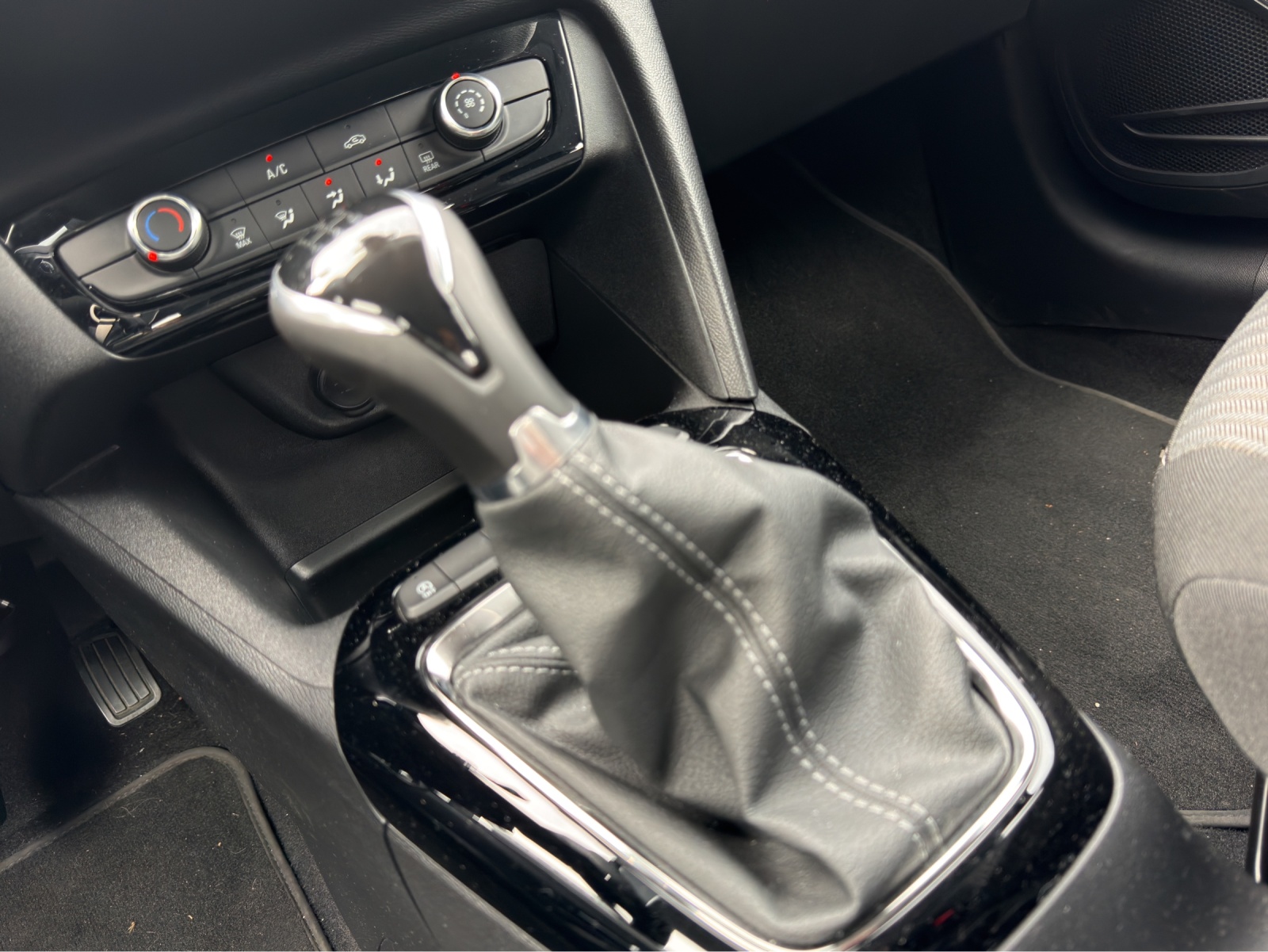 OPEL Corsa 1.2-image-12
