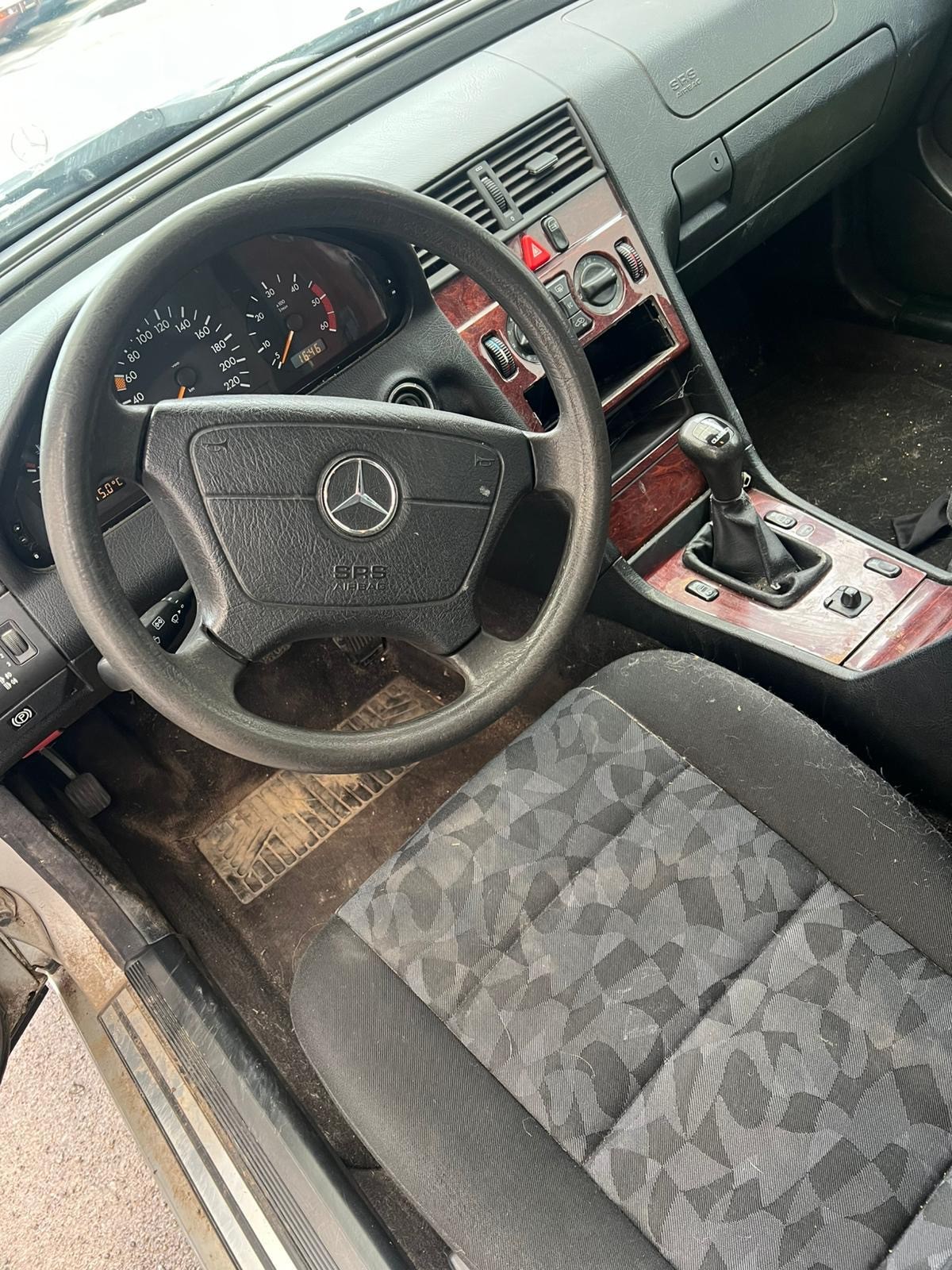 MERCEDES-BENZ C 220 CDI Elégance-image-1