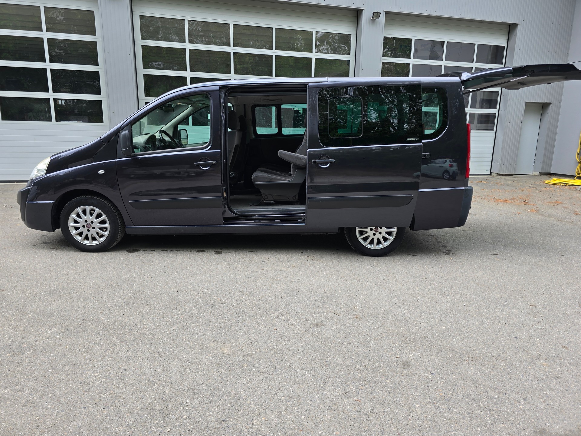 FIAT Scudo 2.0 JTD Panorama Executive-image-8