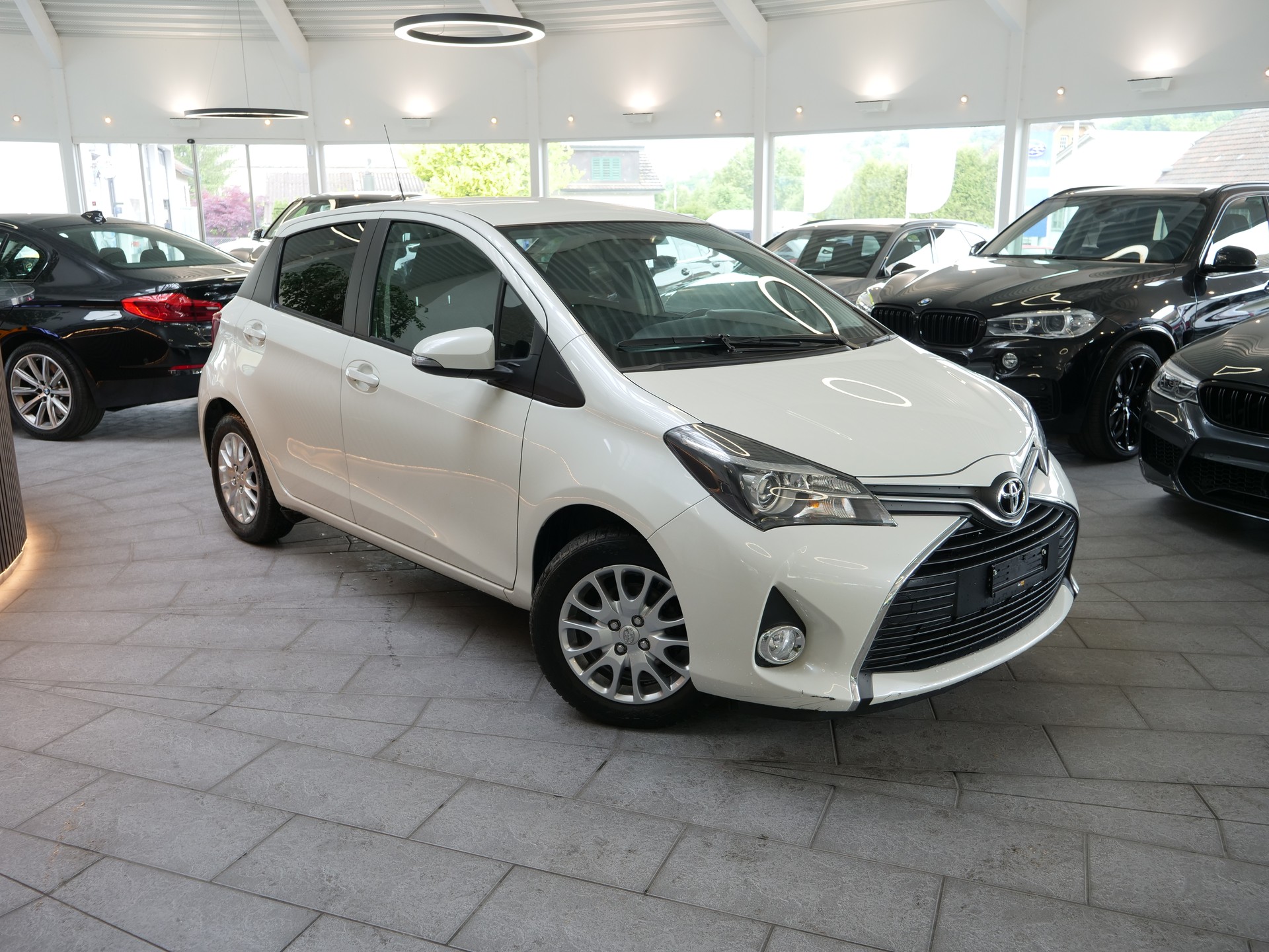 TOYOTA Yaris 1.33 Luna-showroom-element-2
