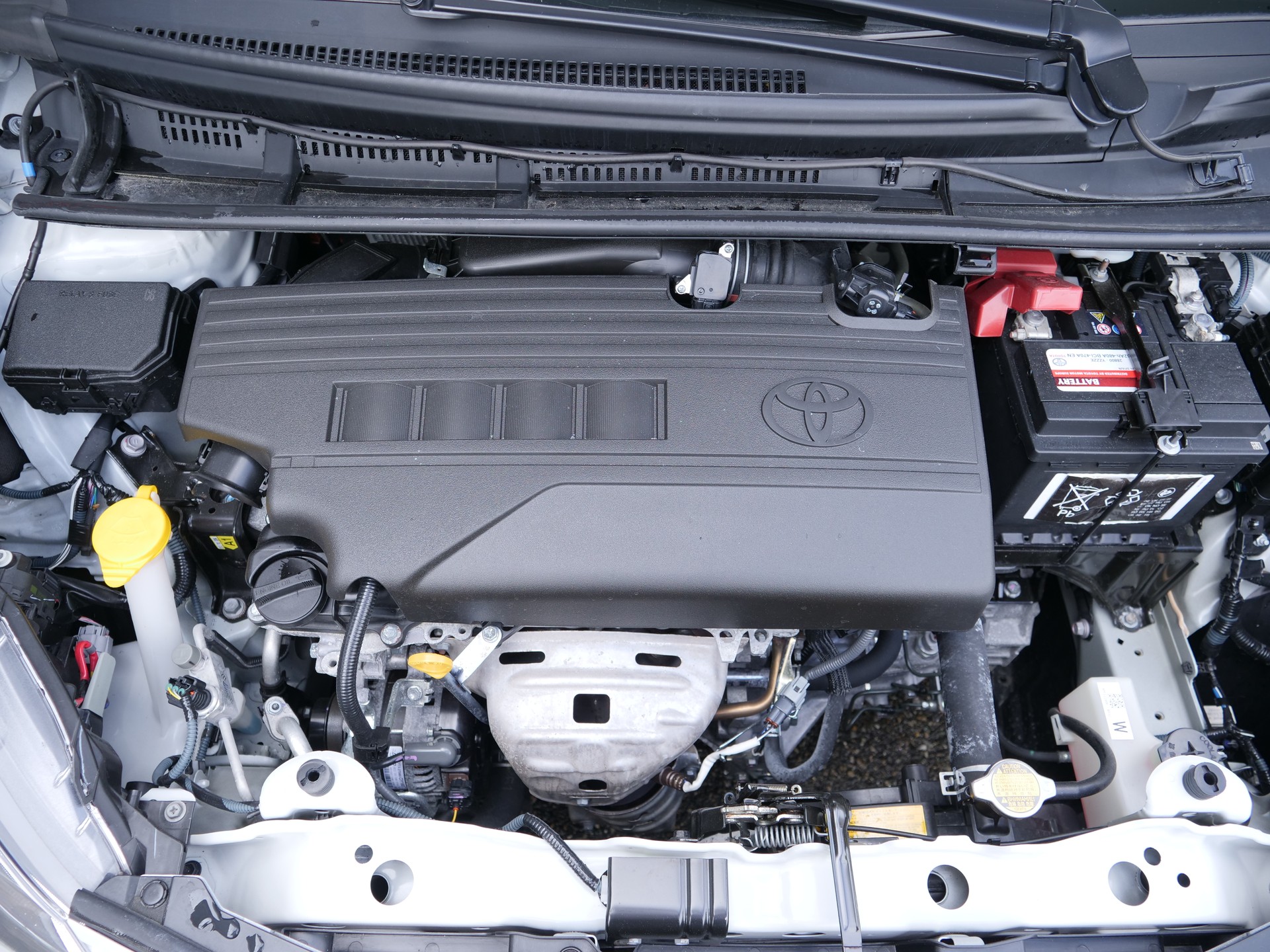 TOYOTA Yaris 1.33 Luna-image-13