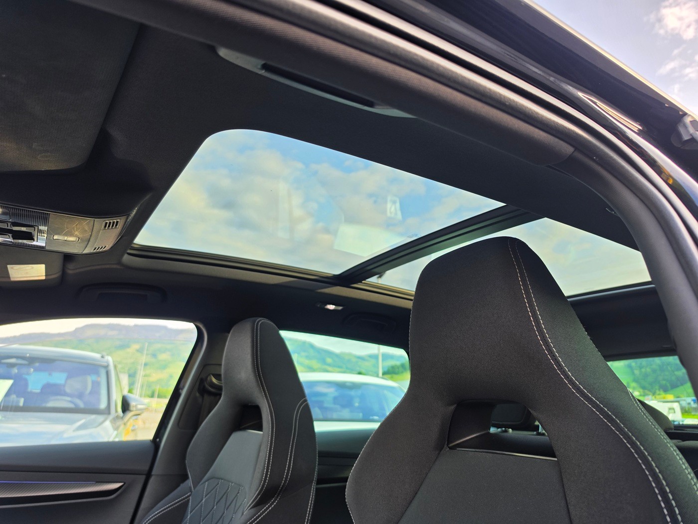 SKODA Karoq 2.0 TSI SportLine 4x4 DSG-image-17