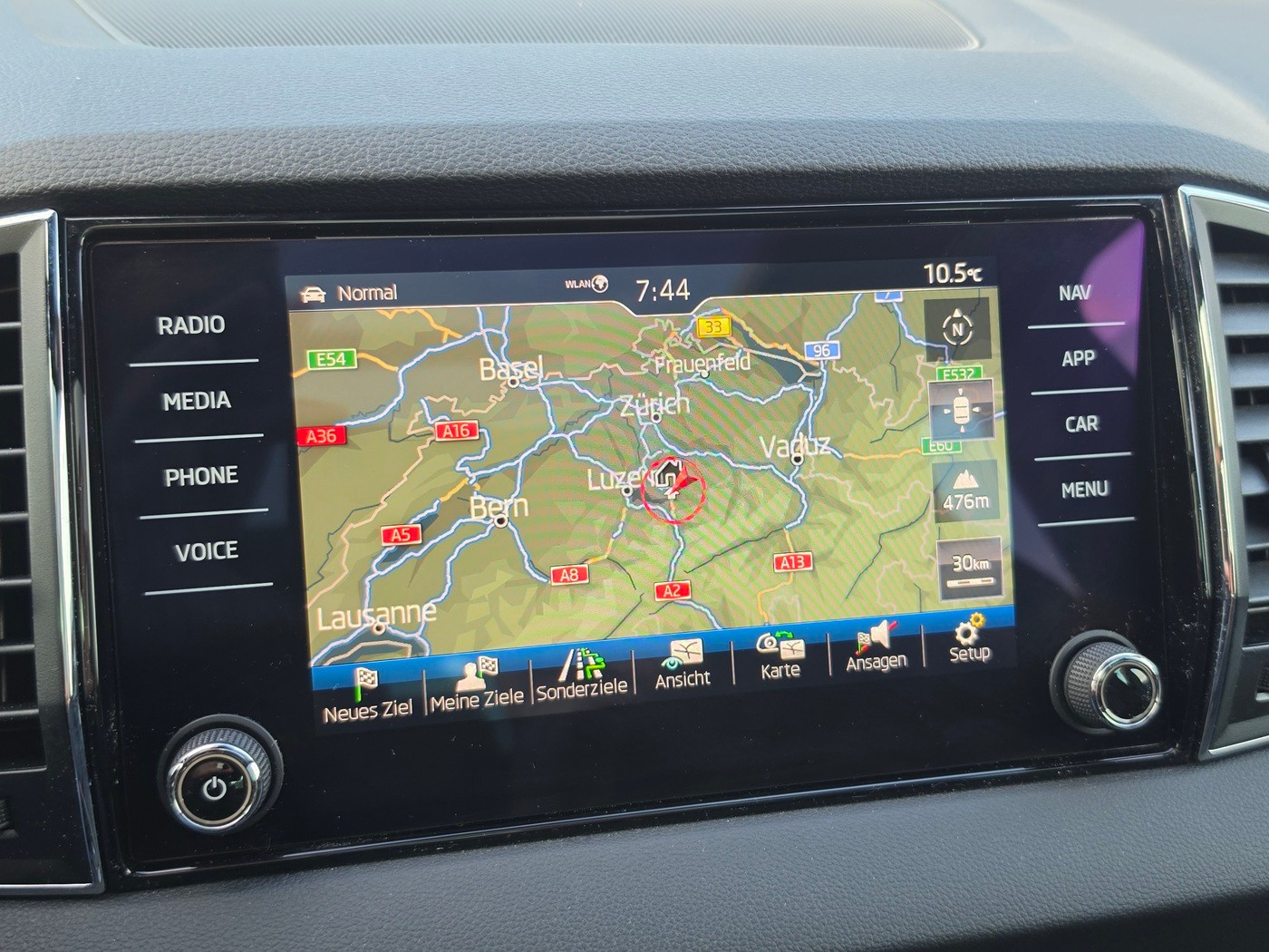 SKODA Karoq 2.0 TSI SportLine 4x4 DSG-image-11