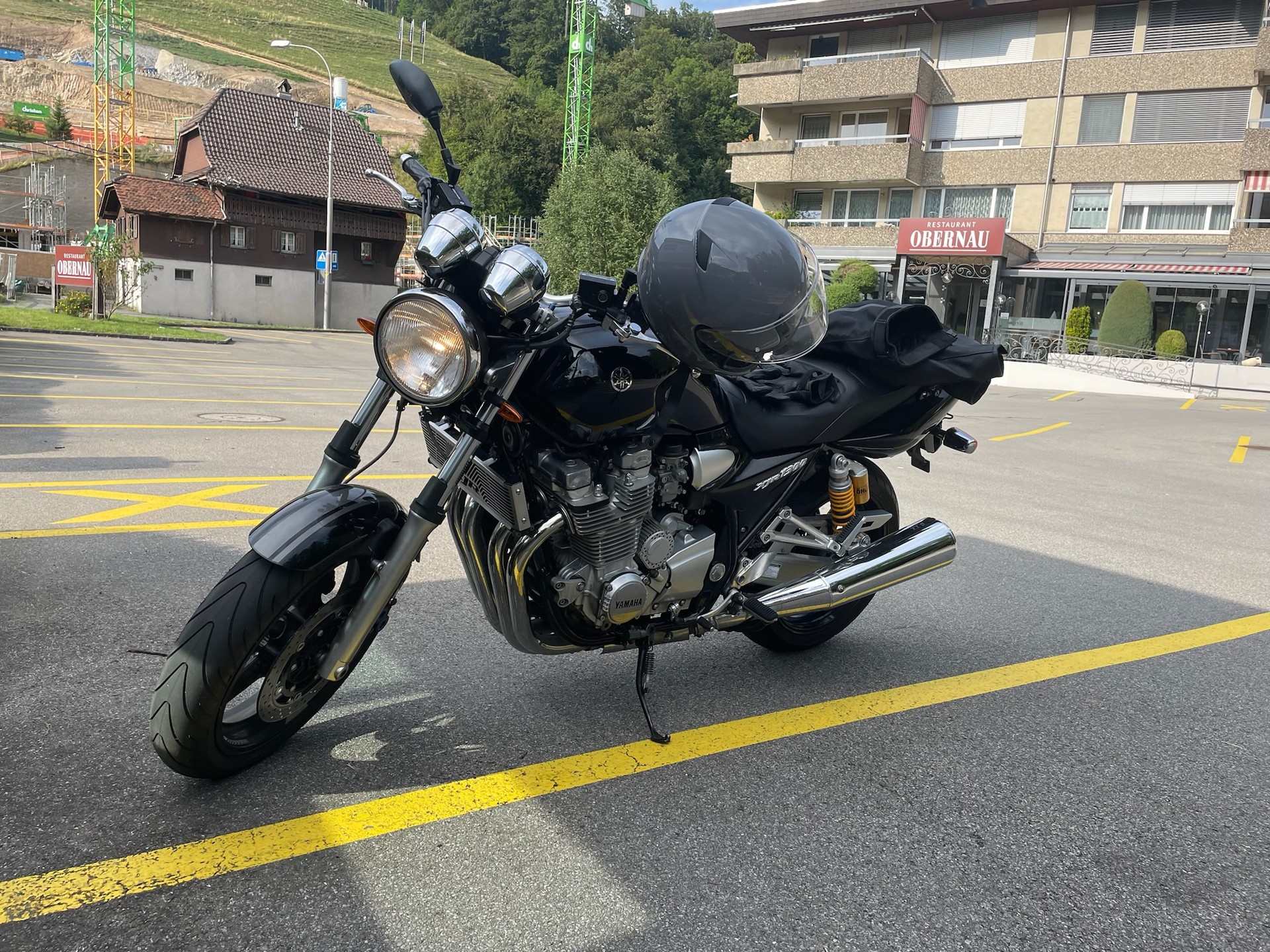 YAMAHA XJR 1300-image-1