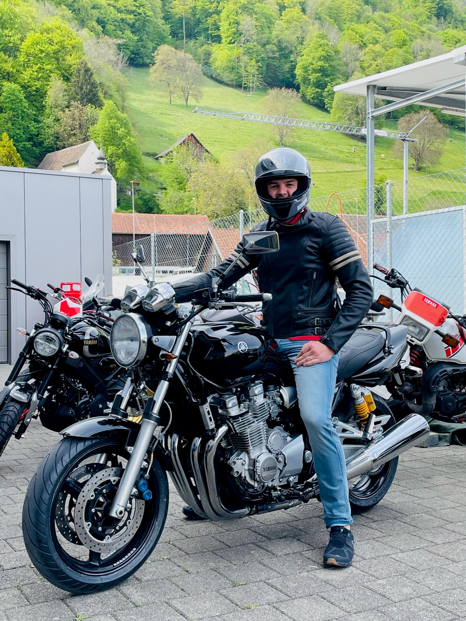 YAMAHA XJR 1300-image-4