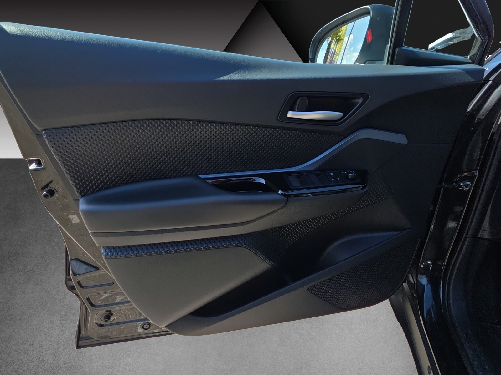 TOYOTA C-HR 1.8 HSD CVT Premium-image-15