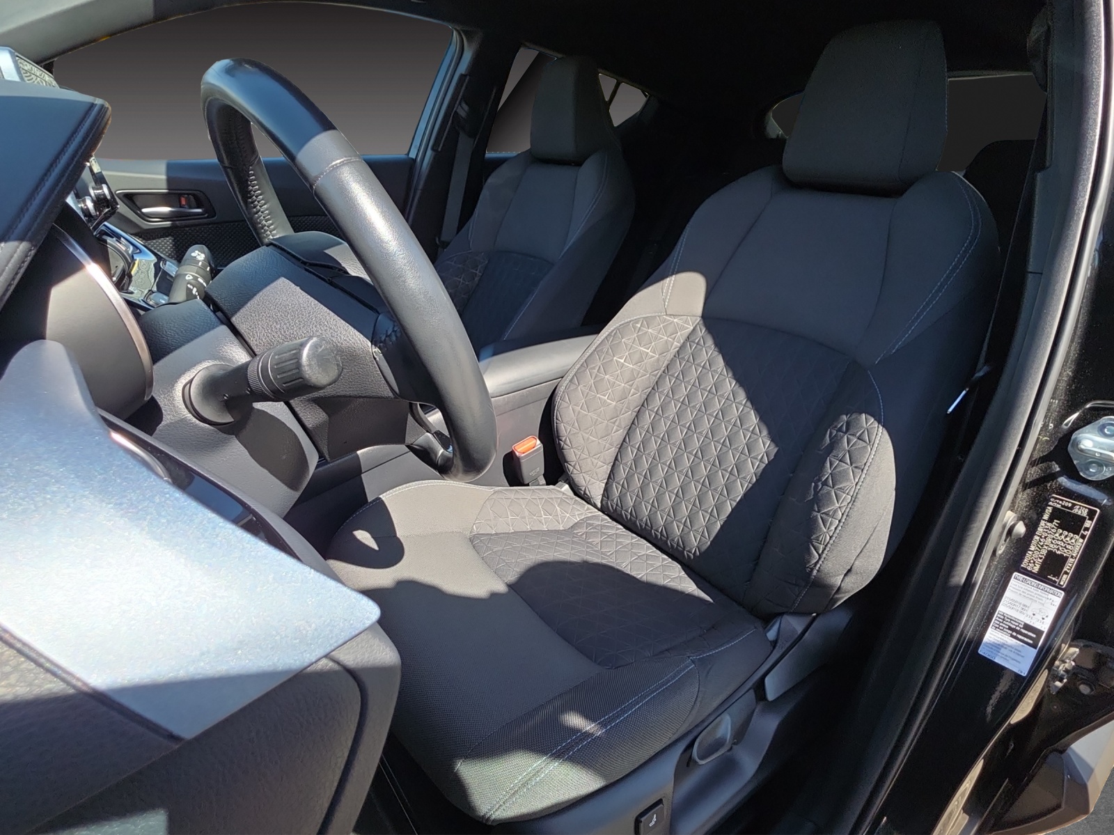 TOYOTA C-HR 1.8 HSD CVT Premium-image-14