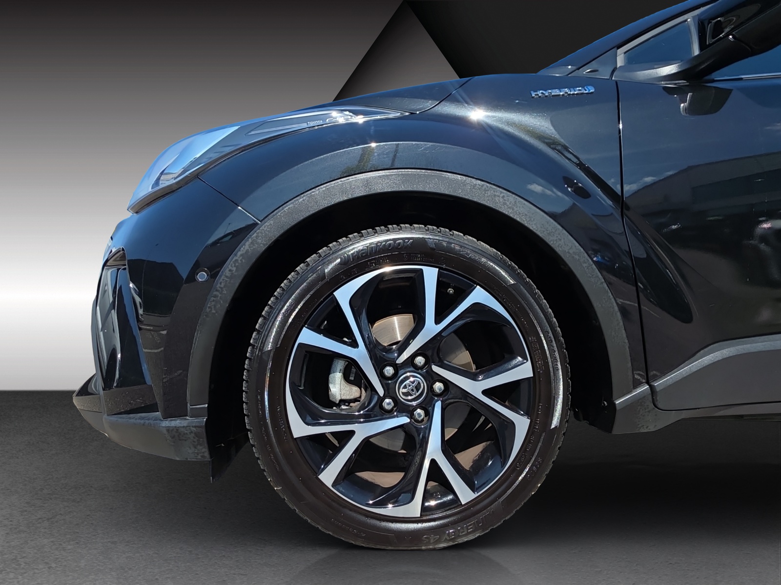 TOYOTA C-HR 1.8 HSD CVT Premium-image-18