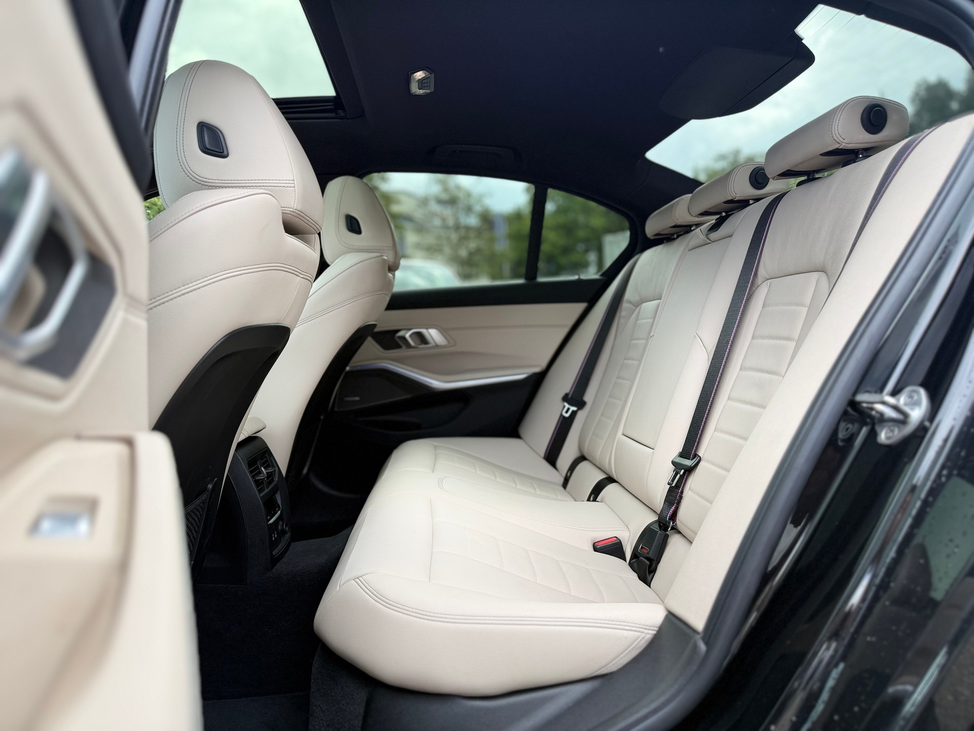 BMW M340i xDrive Steptronic-image-15