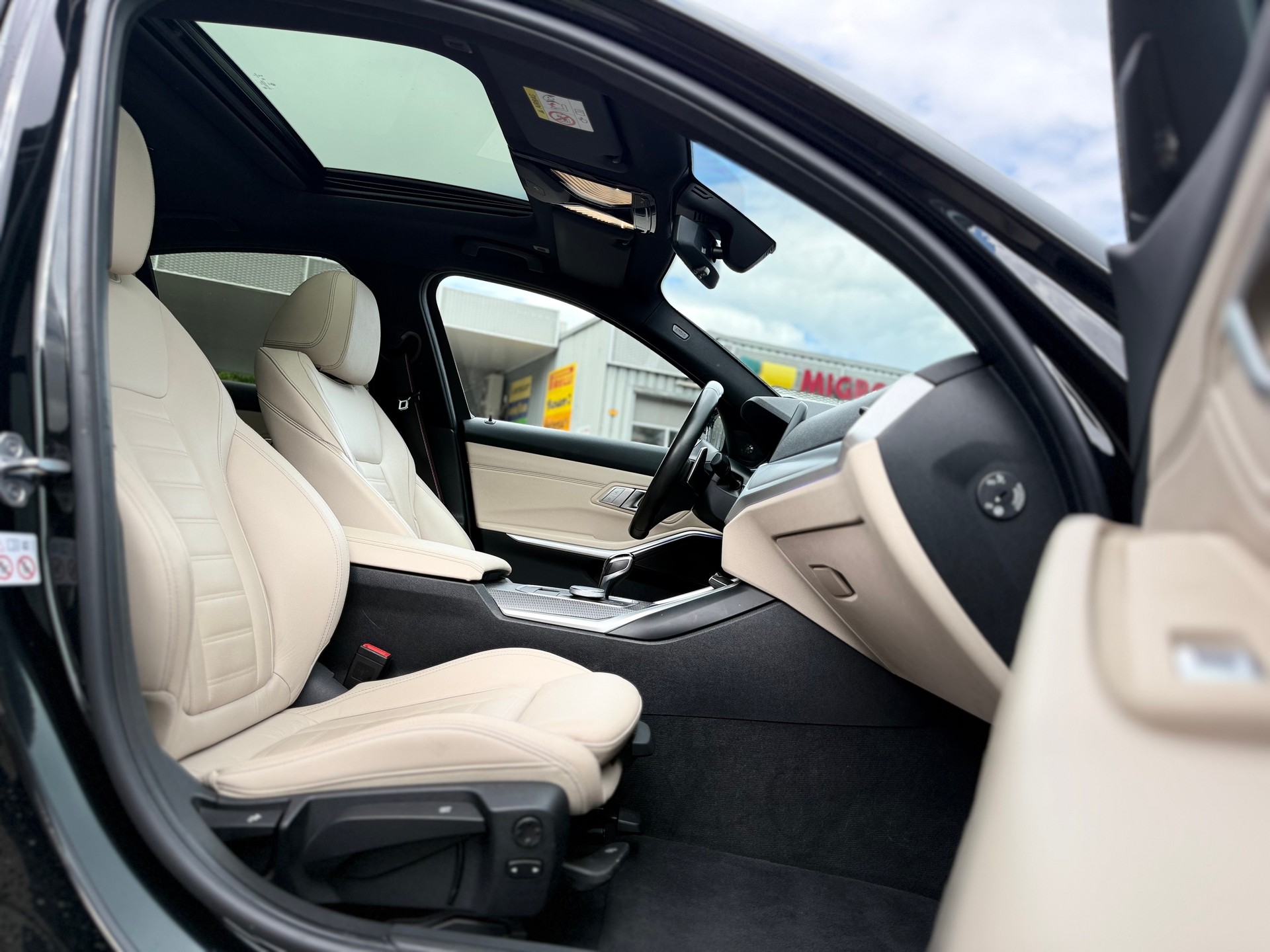 BMW M340i xDrive Steptronic-image-13