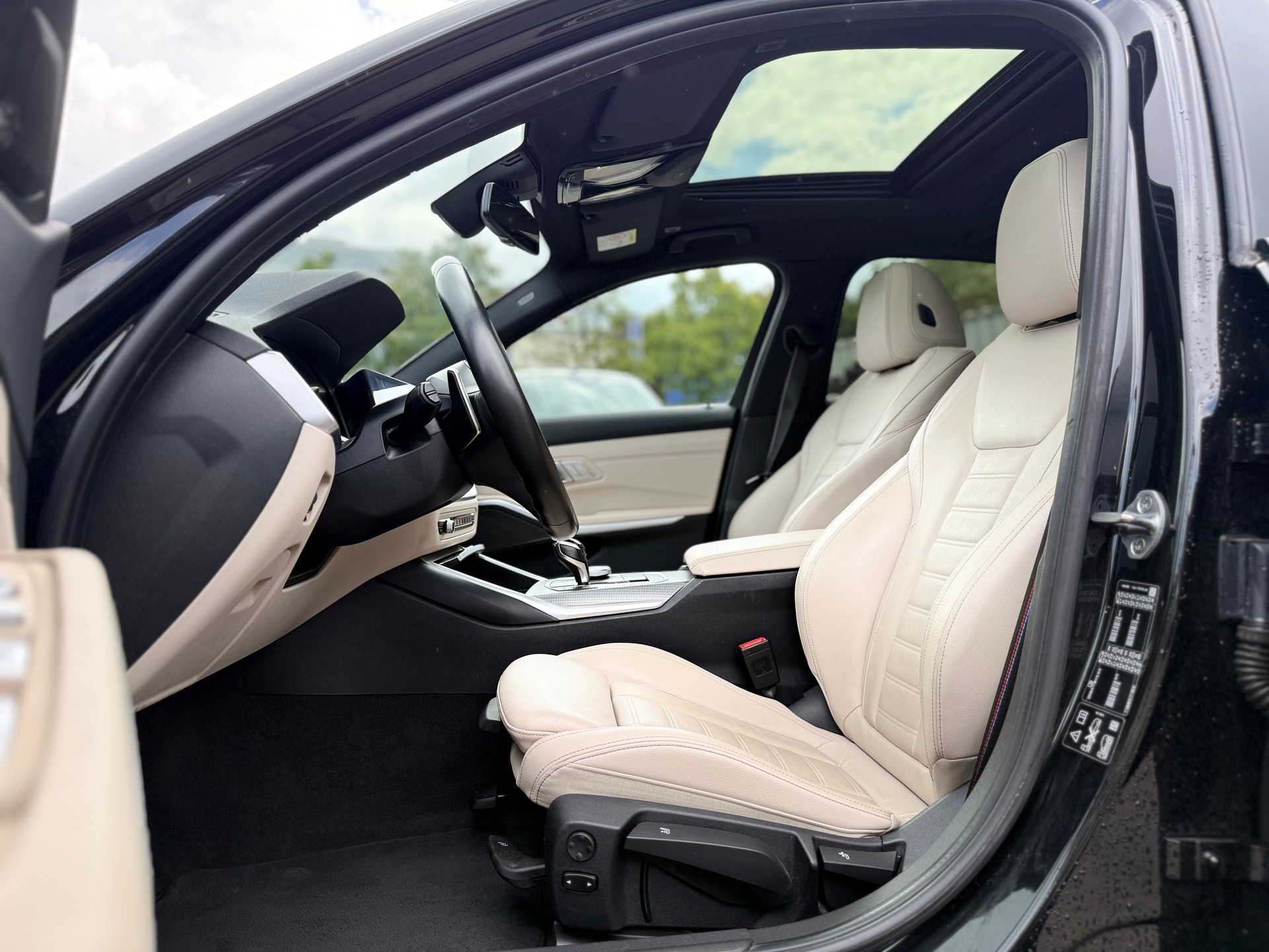 BMW M340i xDrive Steptronic-image-12