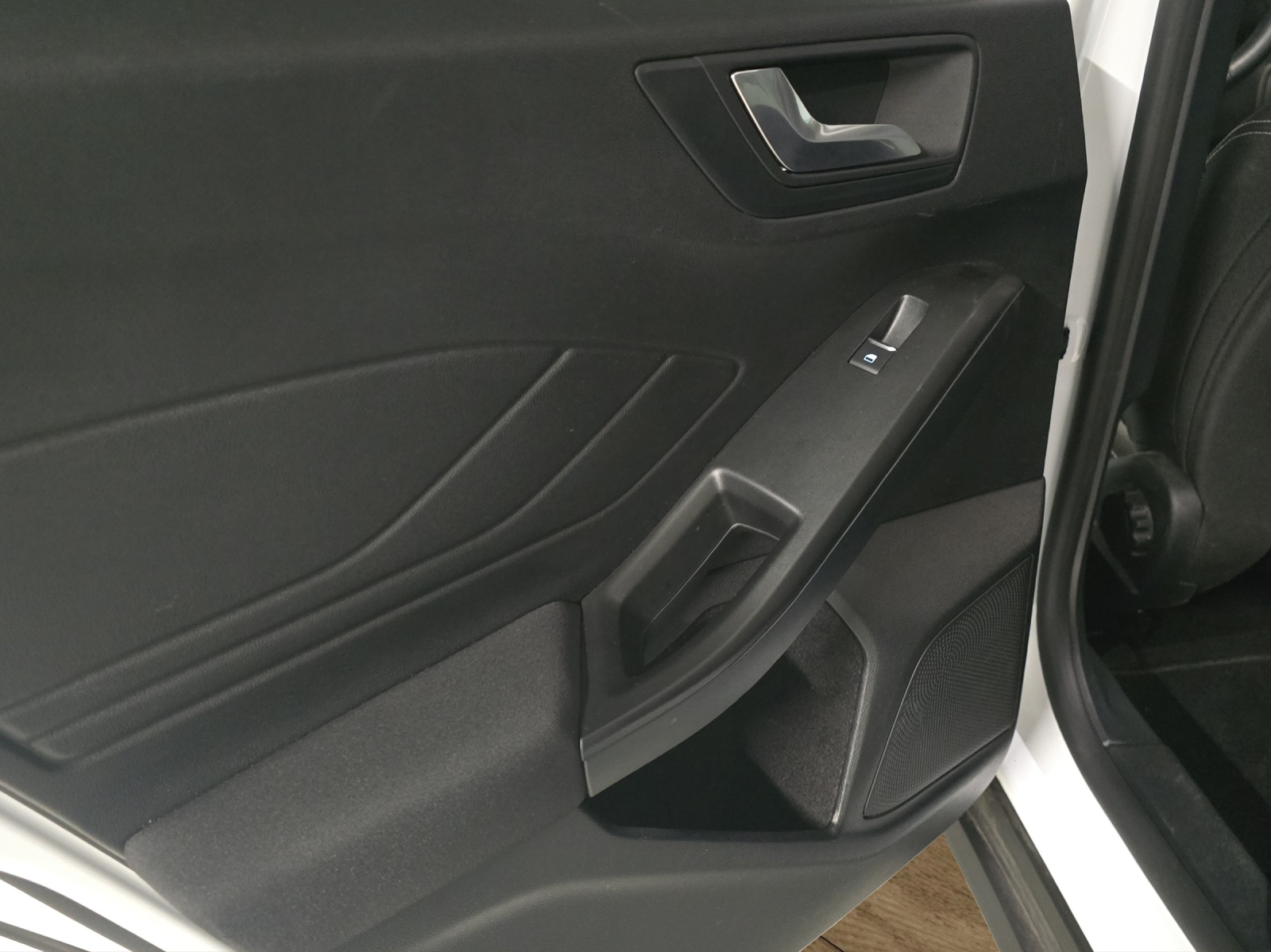 FORD Focus 1.5 TDCi Titanium Automatic-image-21