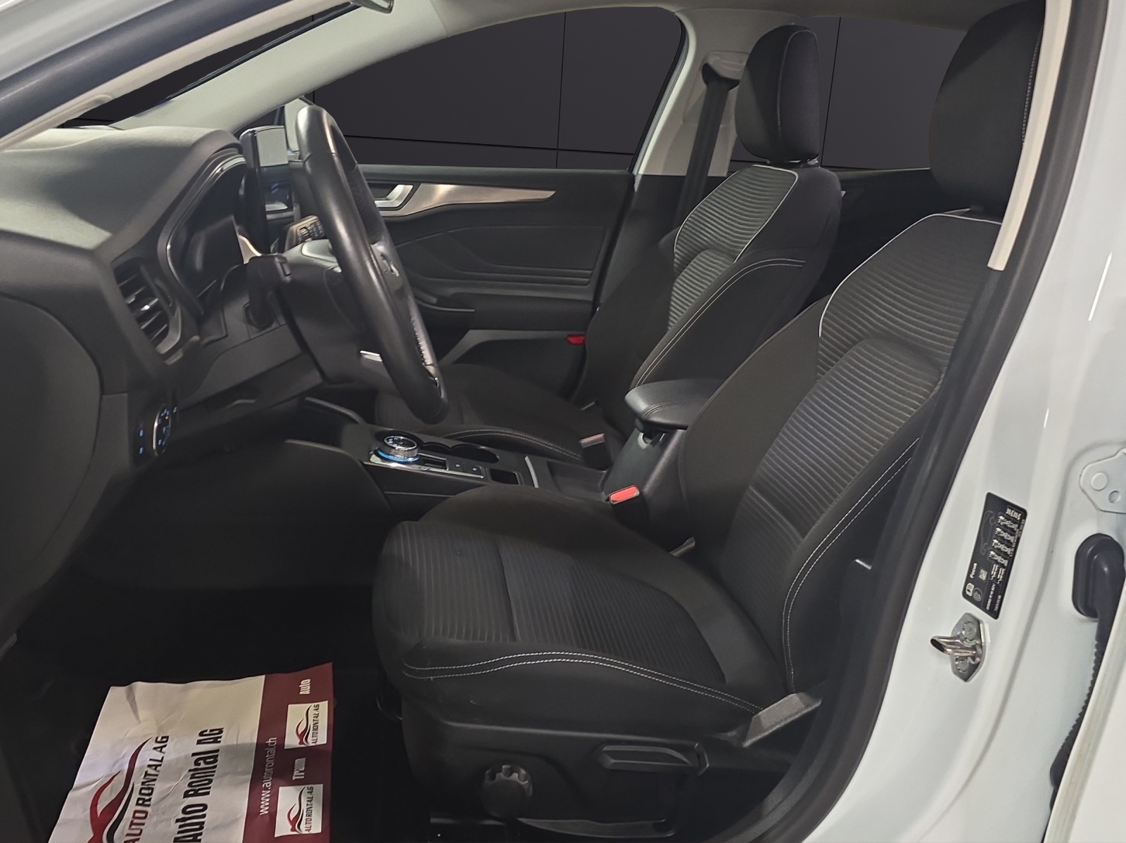 FORD Focus 1.5 TDCi Titanium Automatic-image-8