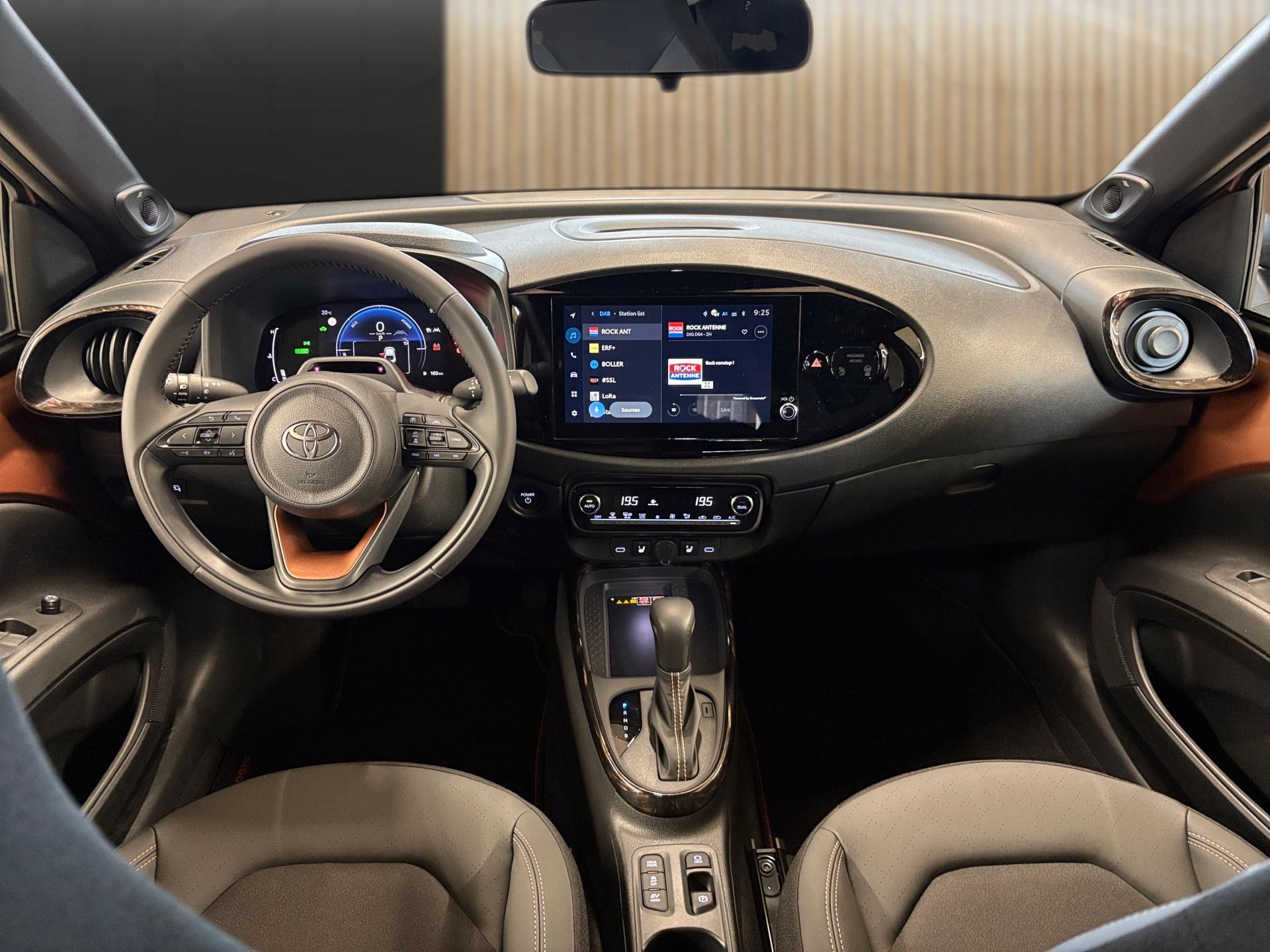 TOYOTA Aygo X 1.5 Style e-CVT-image-12