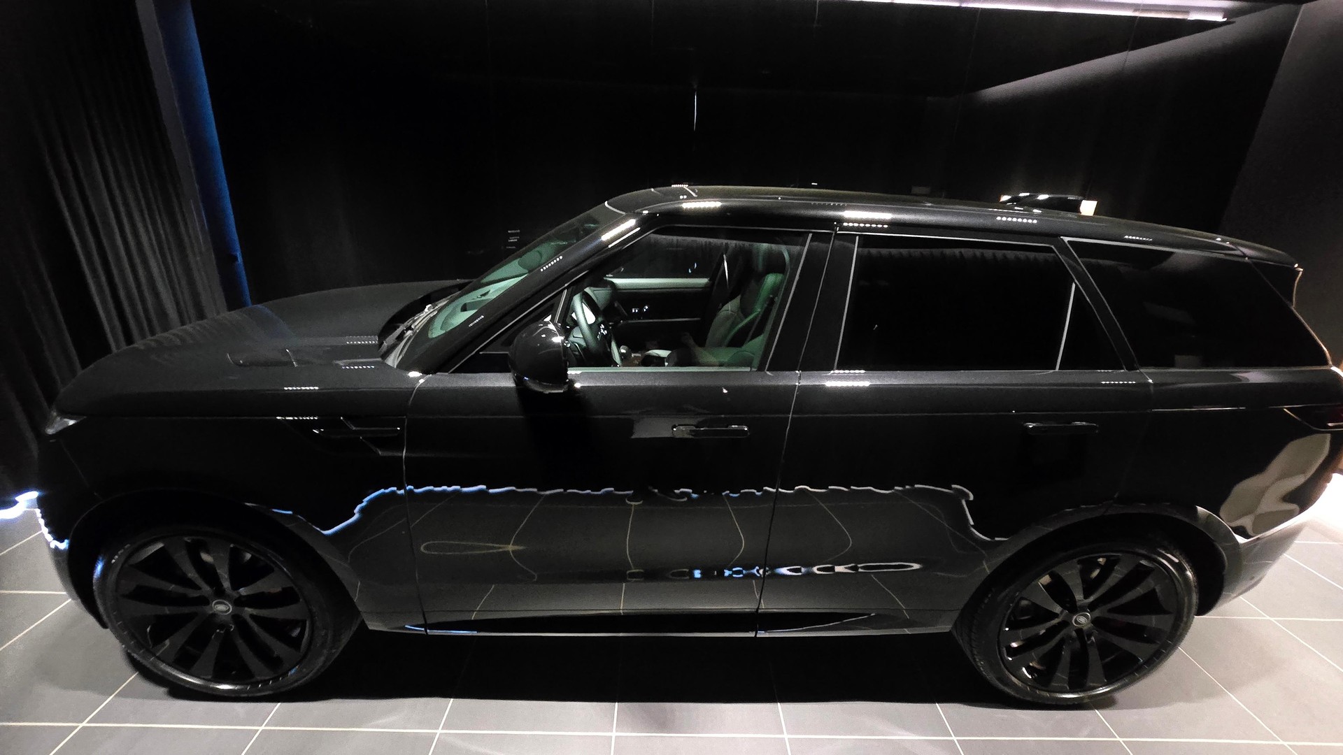 LAND ROVER Range Rover Sport 4.4 V8 Autobiography-showroom-element-1