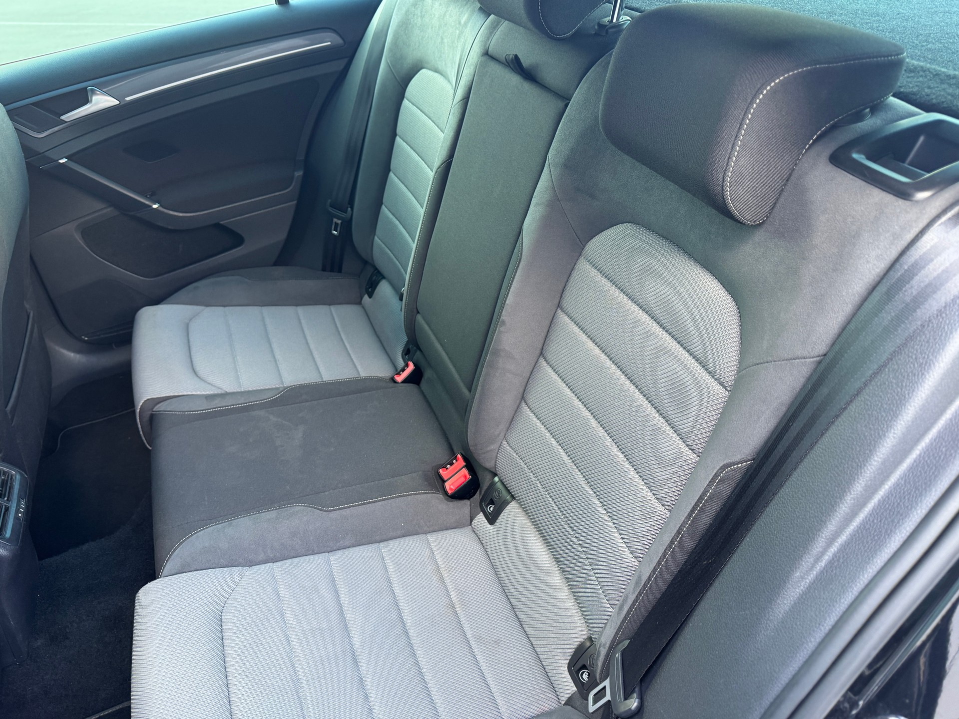 VW Golf 1.4 TSI R-Line Design-image-10