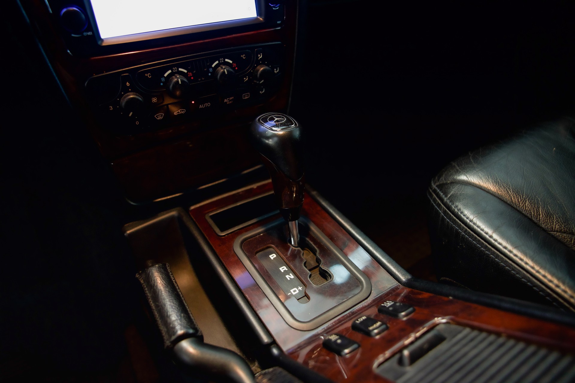 MERCEDES-BENZ G 270 CDI Automatic-image-19