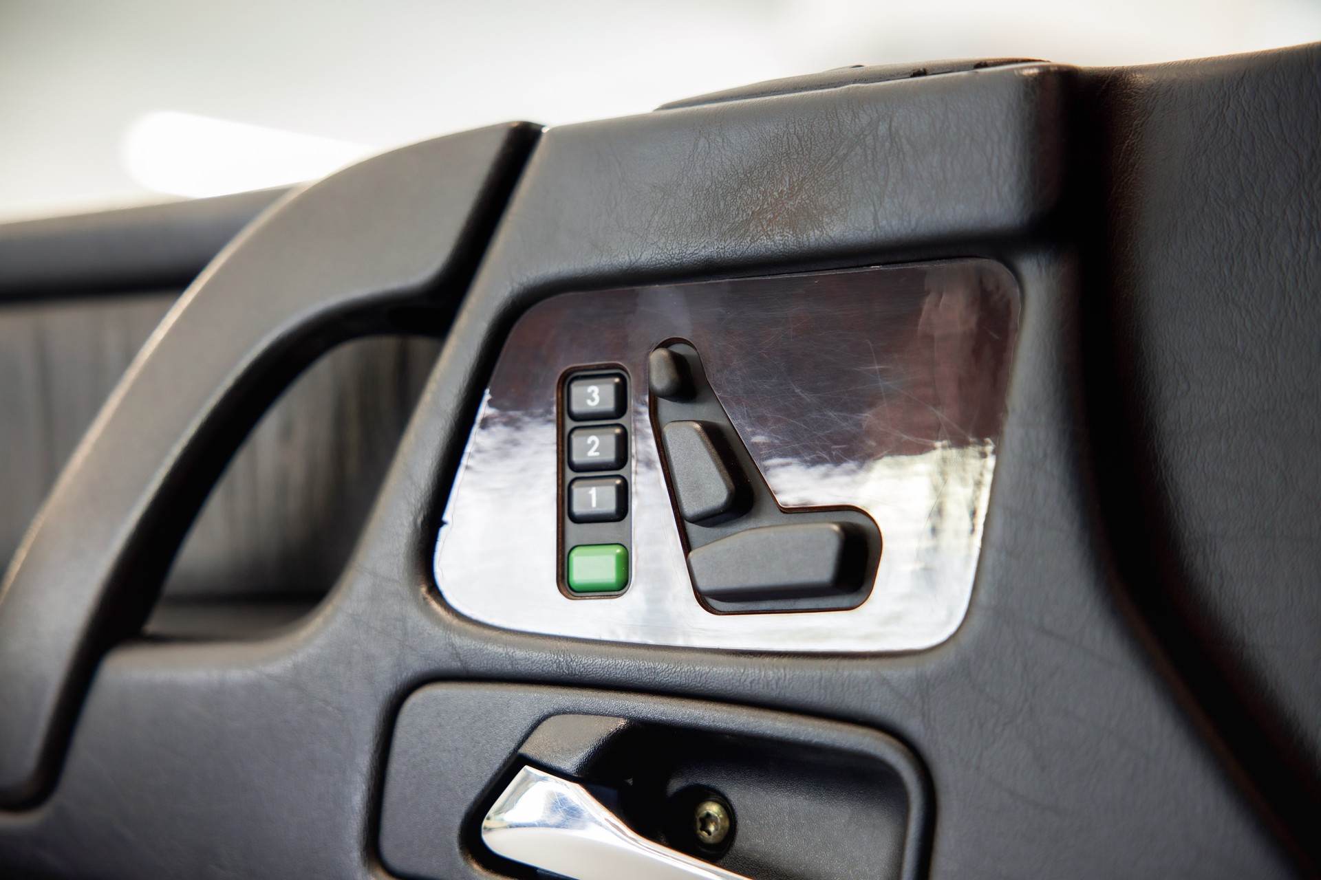 MERCEDES-BENZ G 270 CDI Automatic-image-18