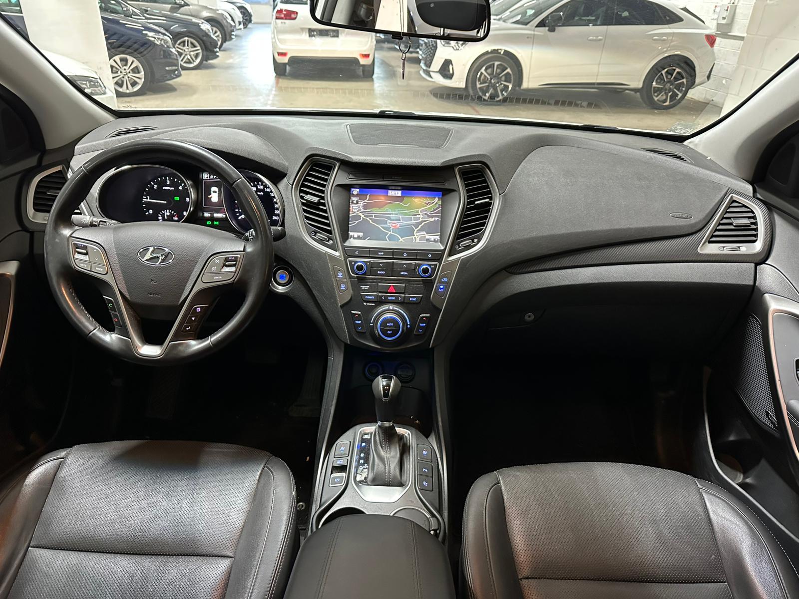 HYUNDAI Santa Fe 2.2 CRDI Amplia 4WD Automatic-image-8