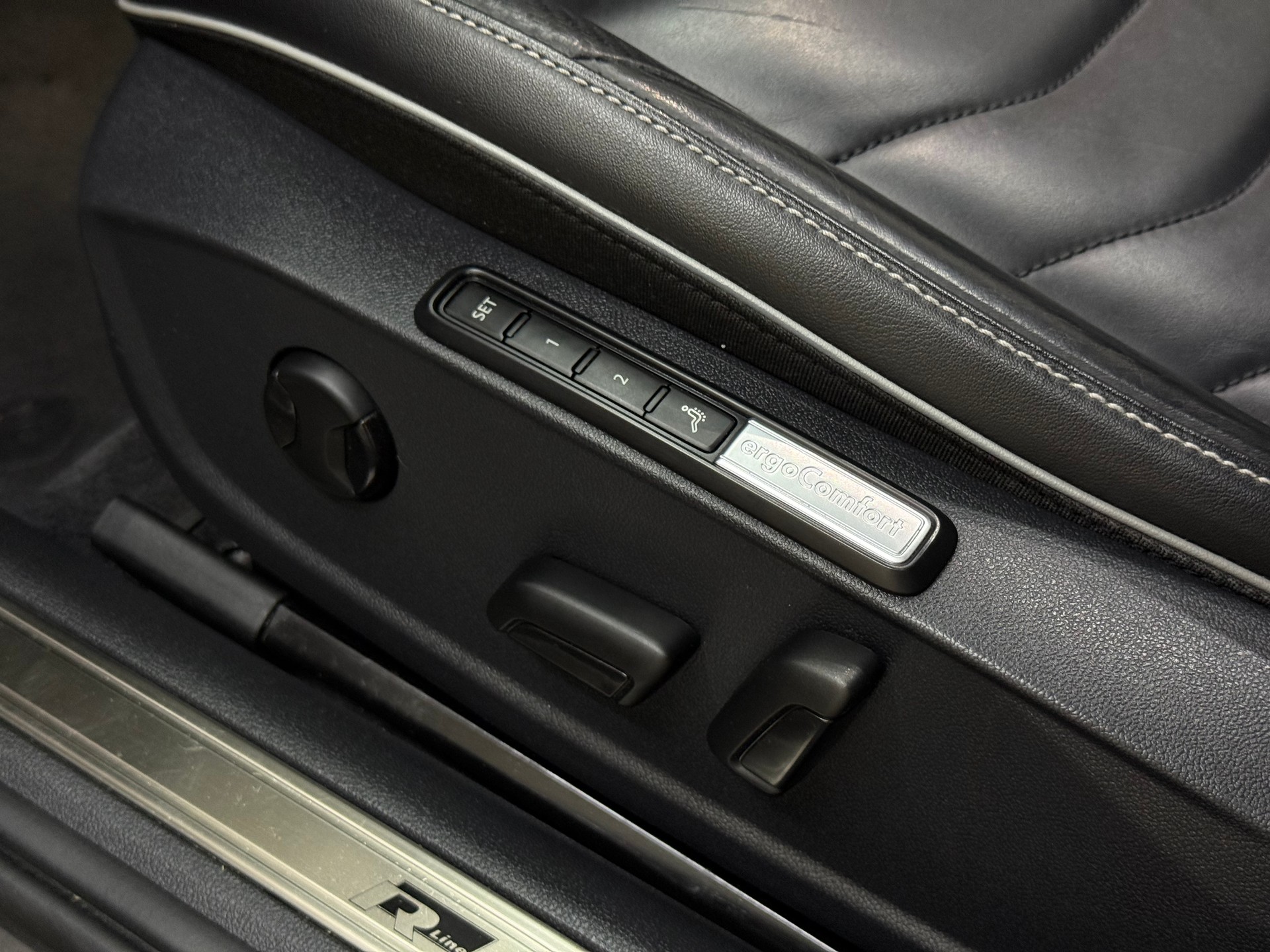 VW Arteon 2.0 TSI BMT R-Line 4Motion DSG-image-16