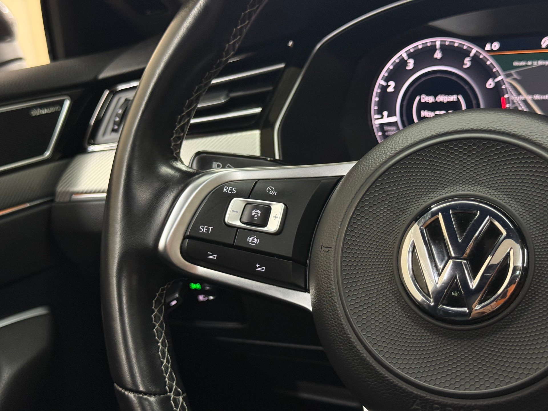 VW Arteon 2.0 TSI BMT R-Line 4Motion DSG-image-13