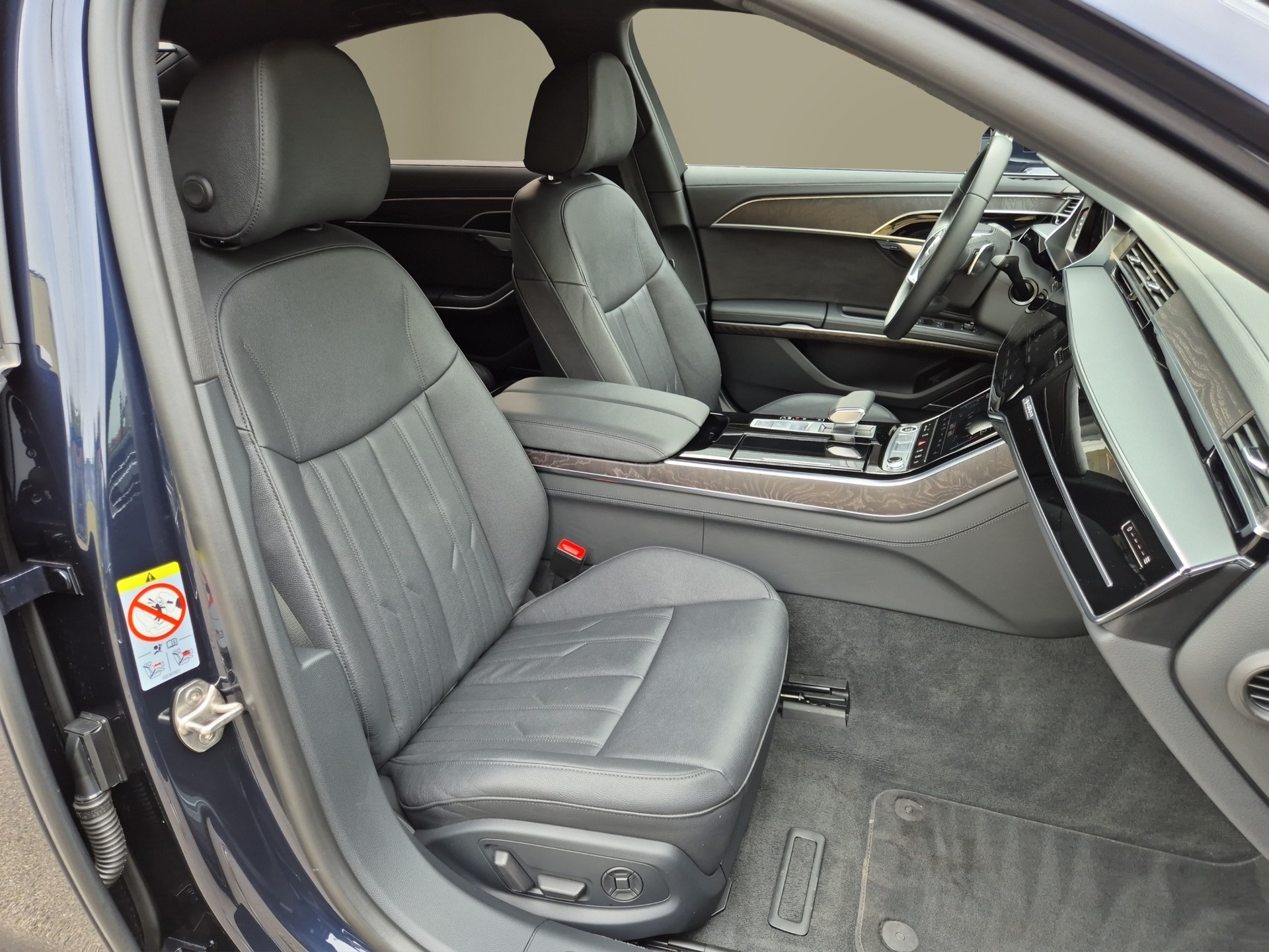 AUDI A8 50 TDI quattro tiptronic-image-15