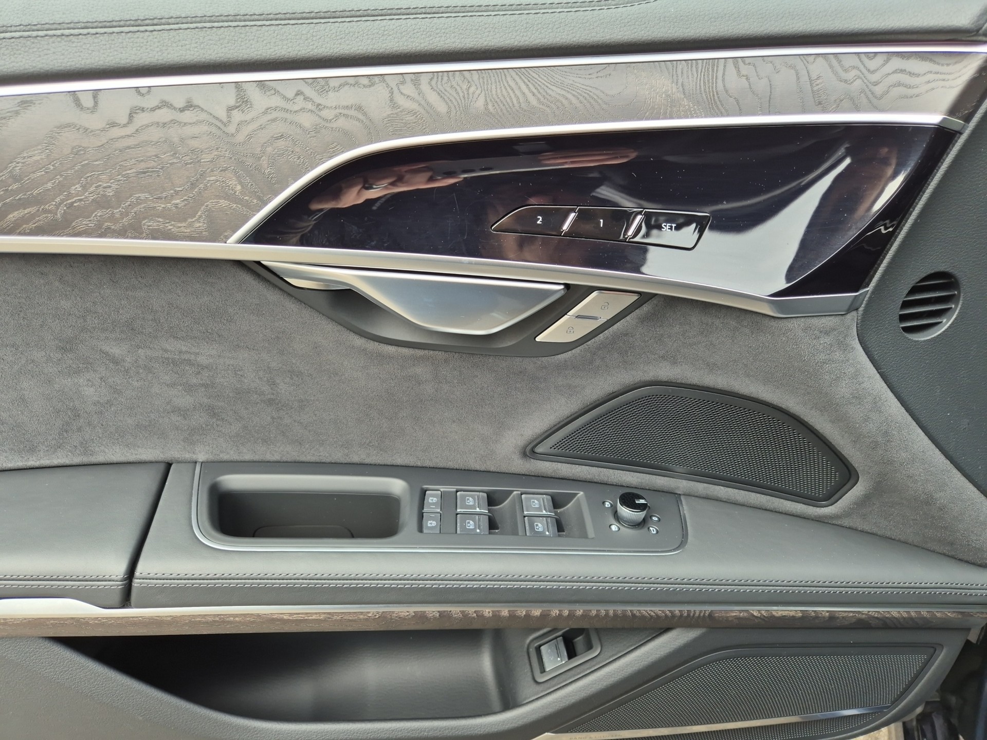 AUDI A8 50 TDI quattro tiptronic-image-14