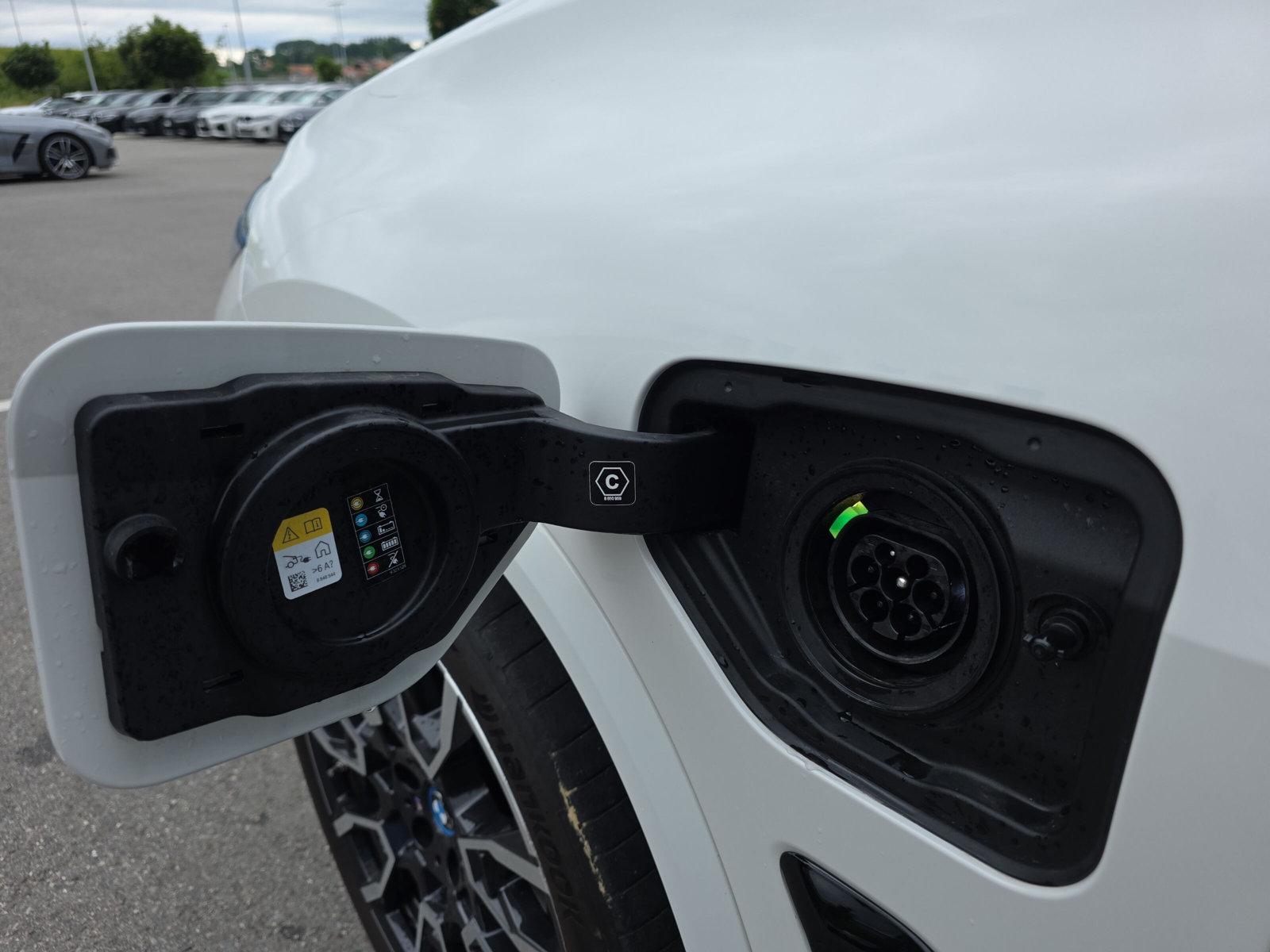 BMW X5 xDrive 50e M Sport (CH) AHK 2.7T ** Action de Leasing à 0.9% **-image-48