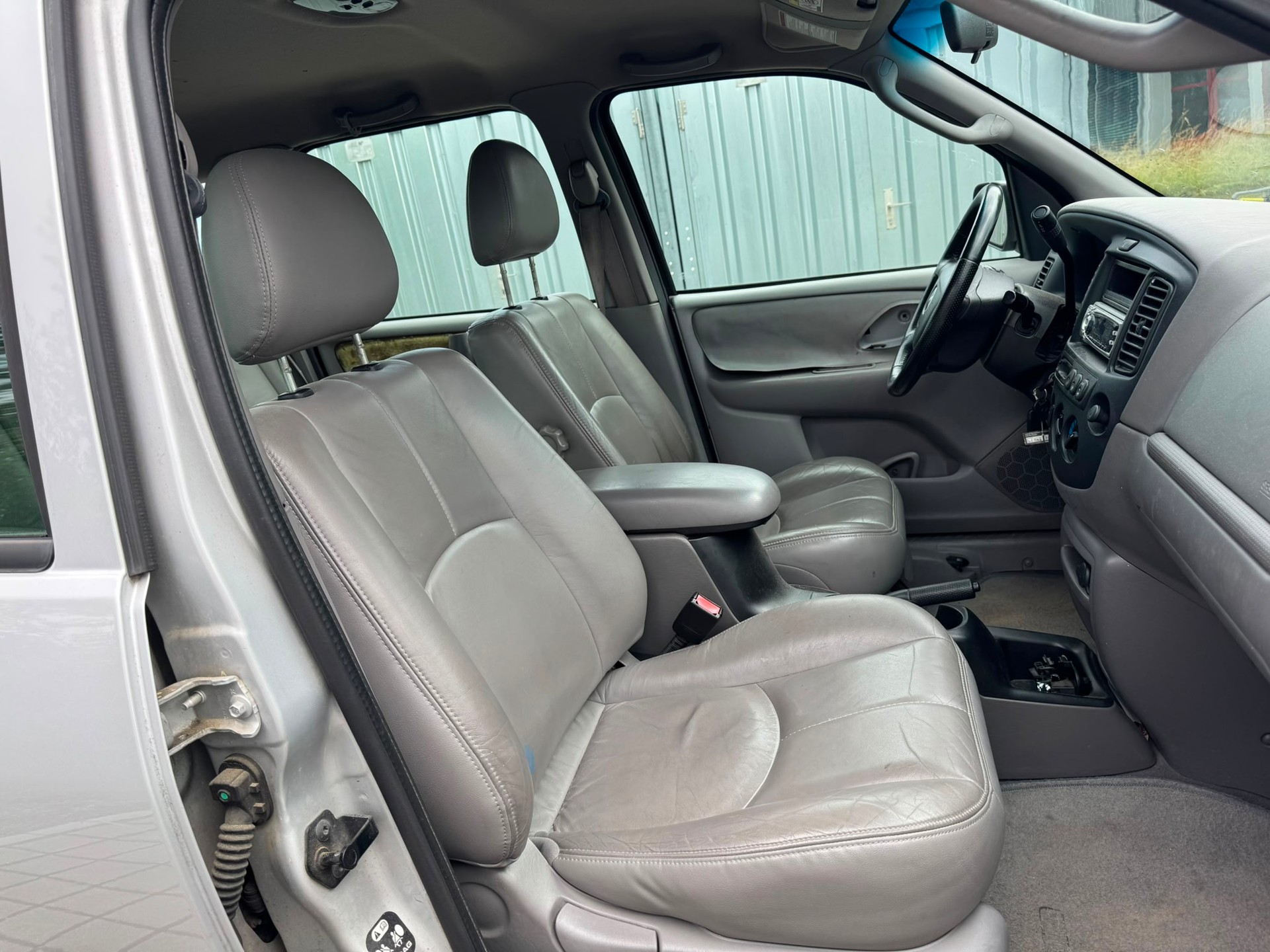 MAZDA Tribute 3.0 V6 Executive-image-13